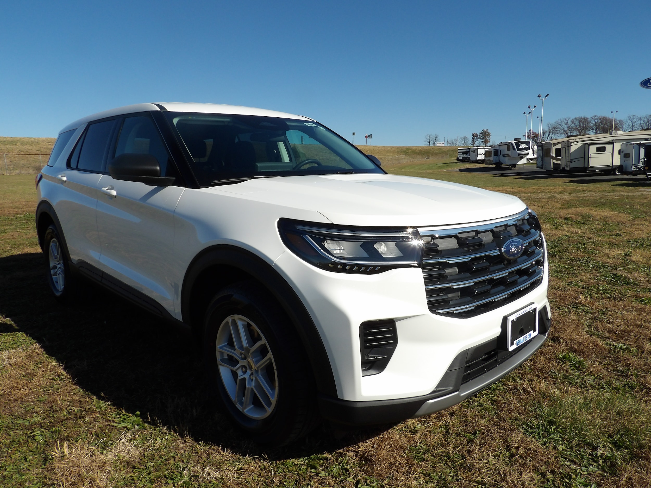 2026 Ford Explorer photo 4