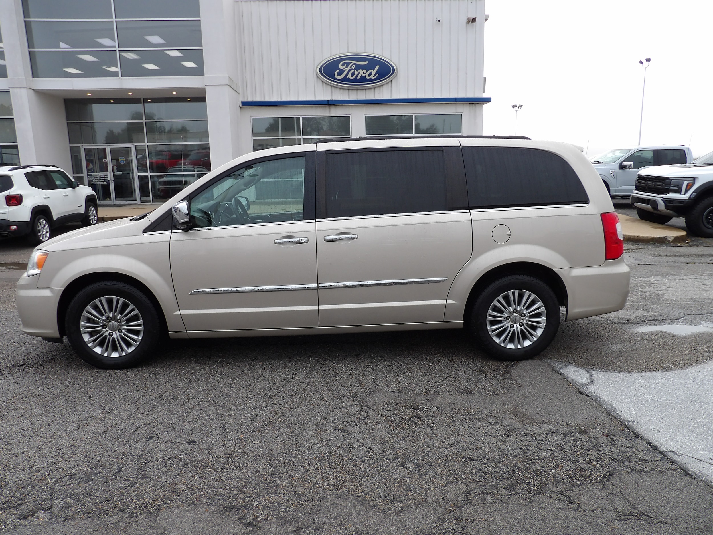 2015 Chrysler Town & Country