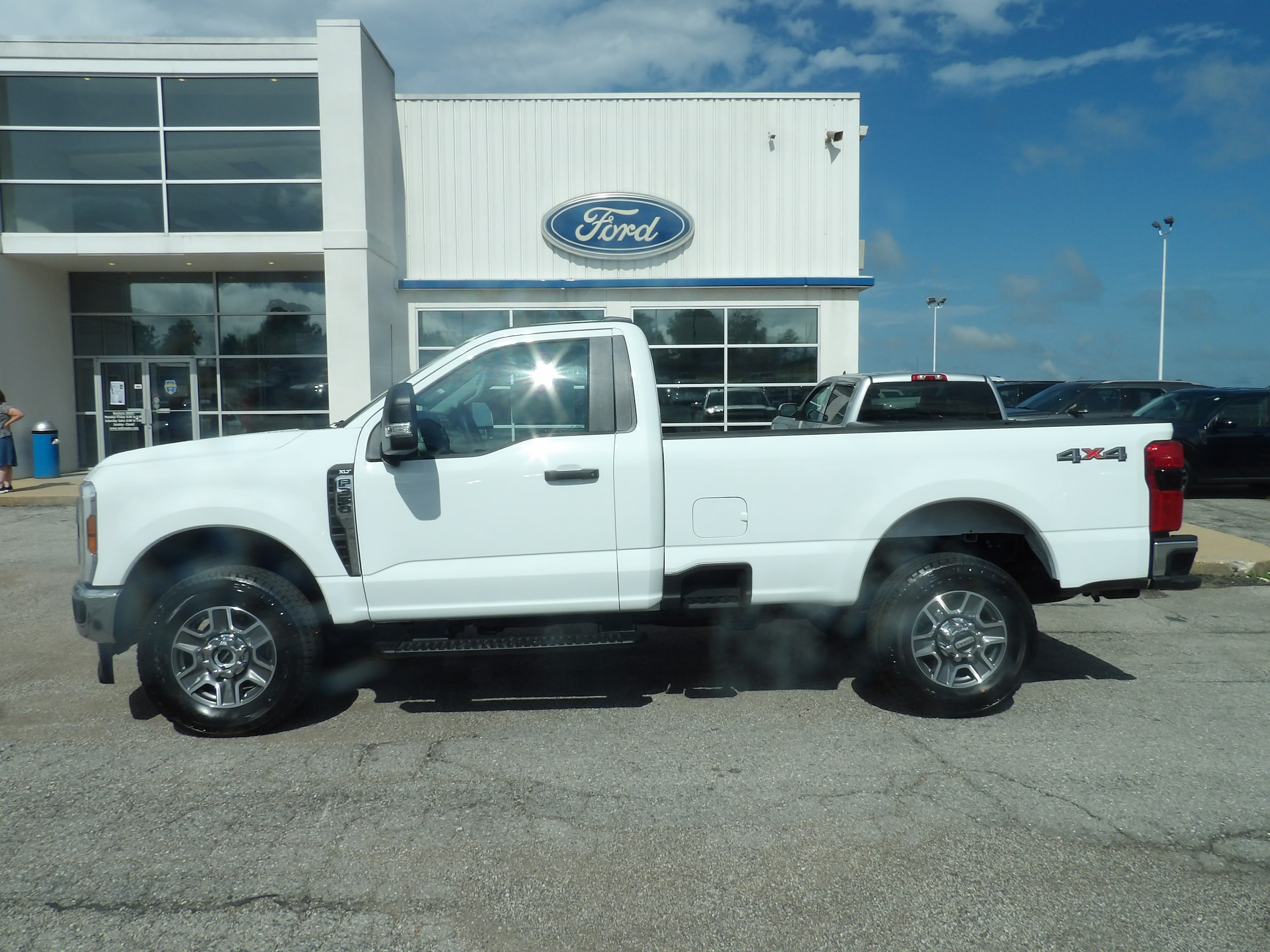 2025 Ford F-350 Super Duty XLT's photo