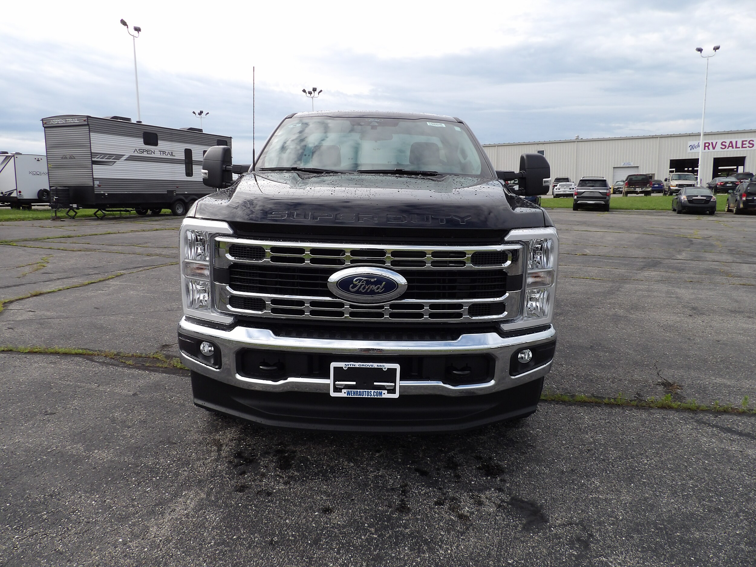 2025 Ford F-350 photo 2