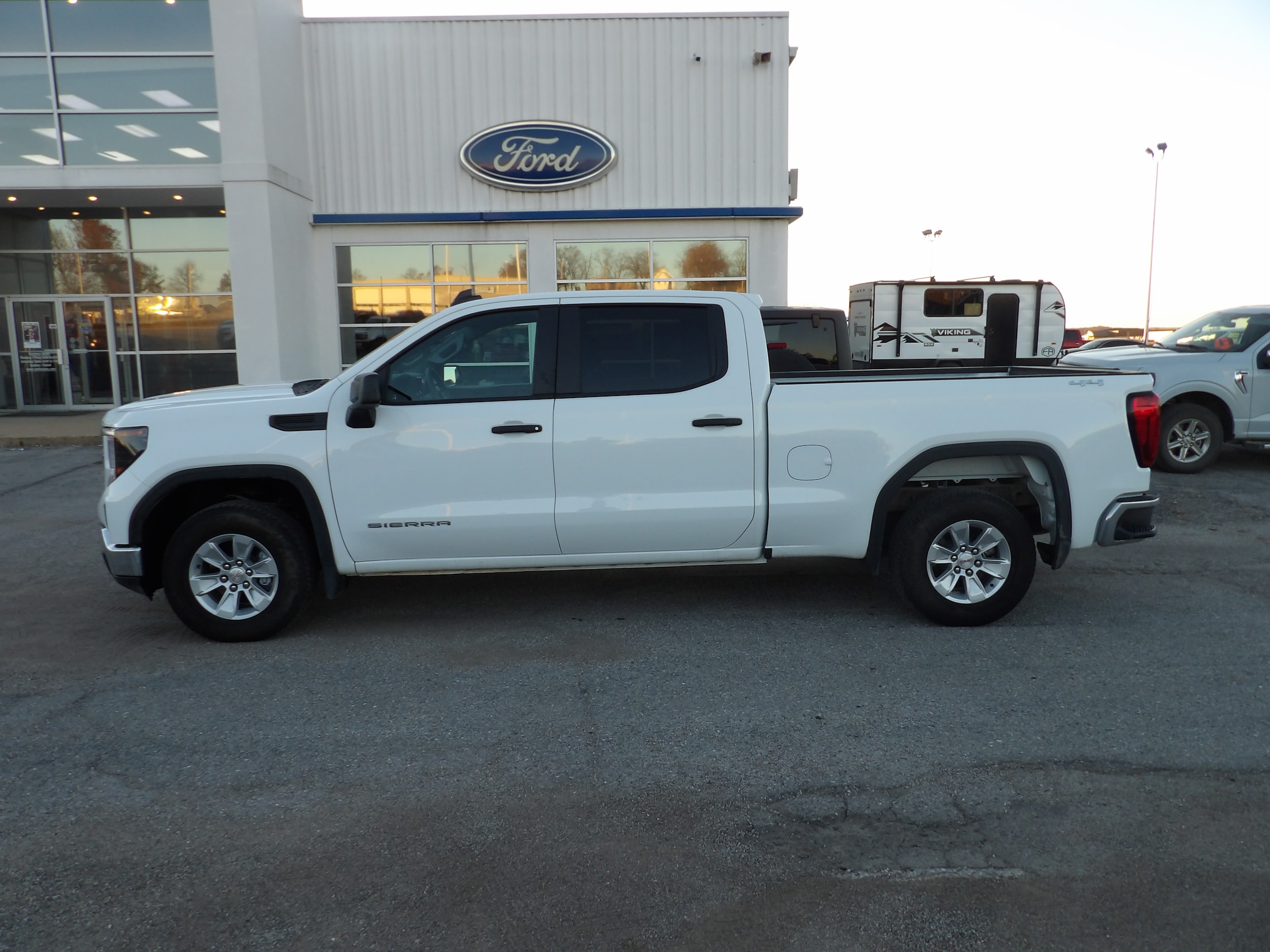 2025 GMC Sierra 1500 Pro's photo