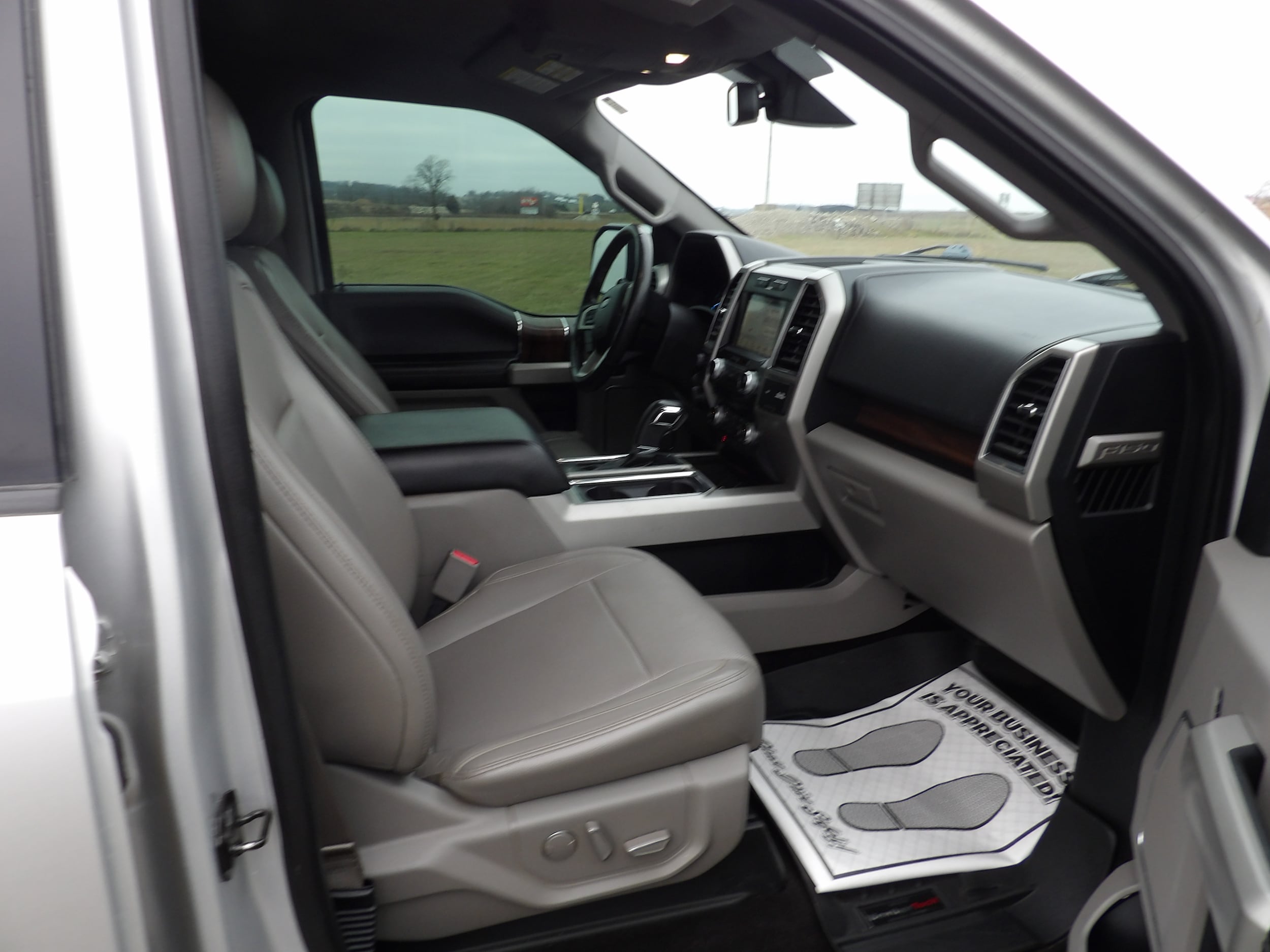 2017 Ford F-150 Lariat - Photo 9