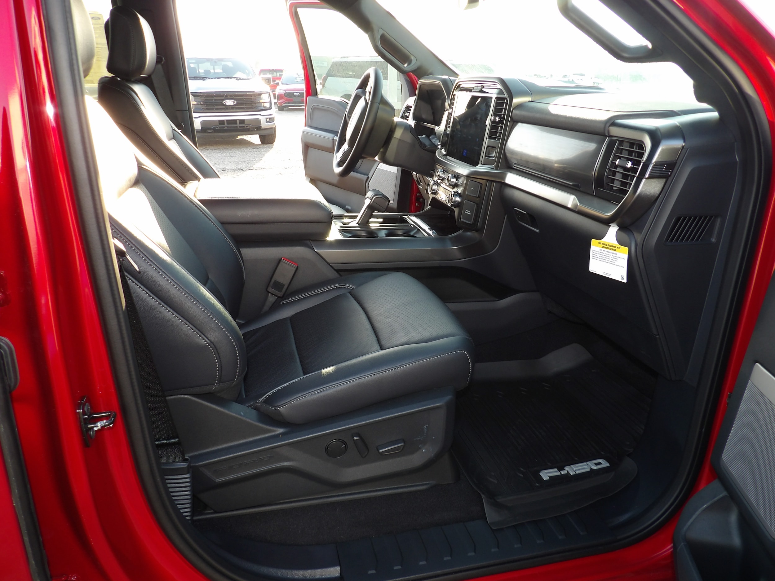 2025 Ford F-150 Lariat - Photo 12