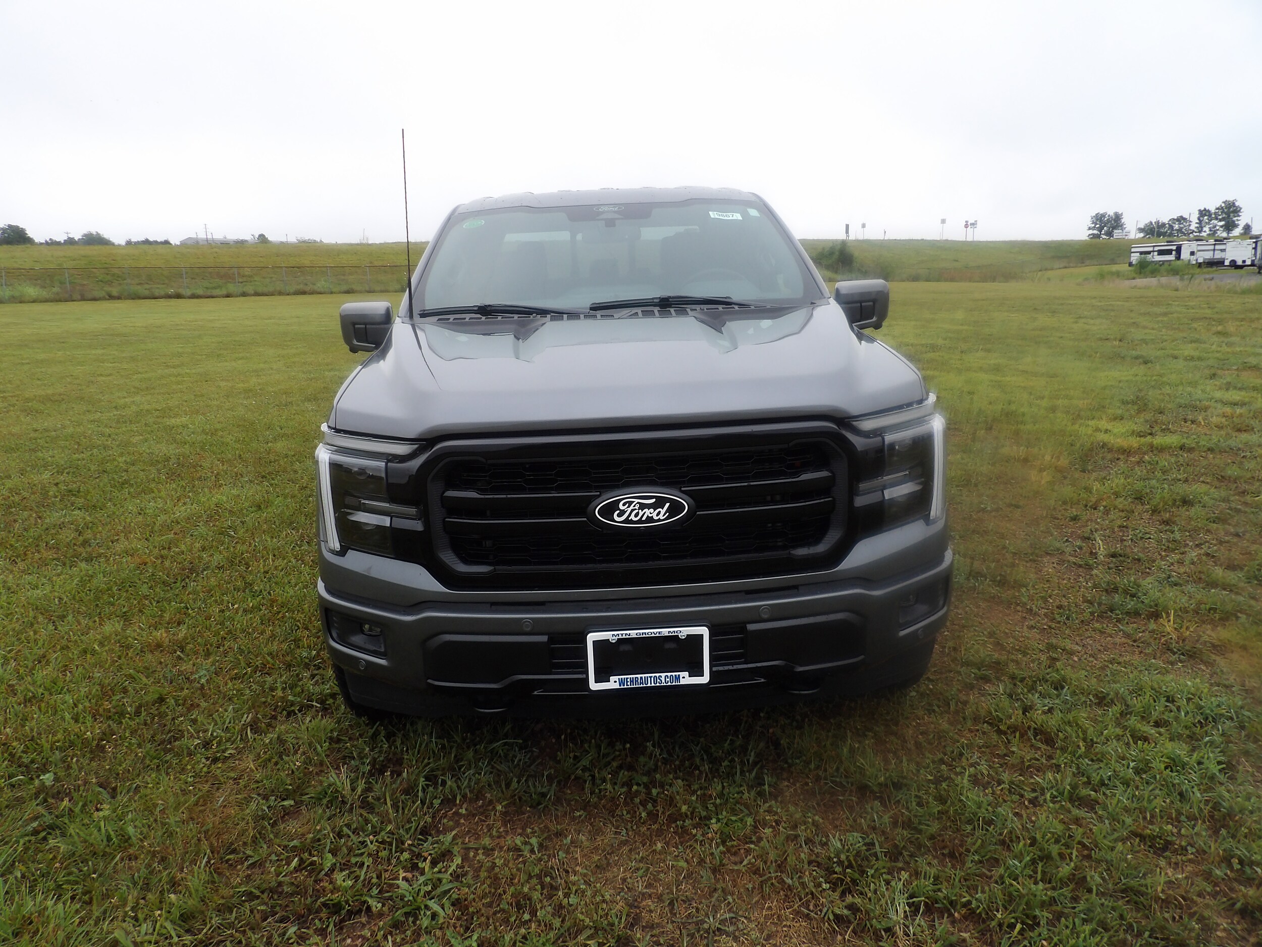 2025 Ford F-150 Lariat photo 4