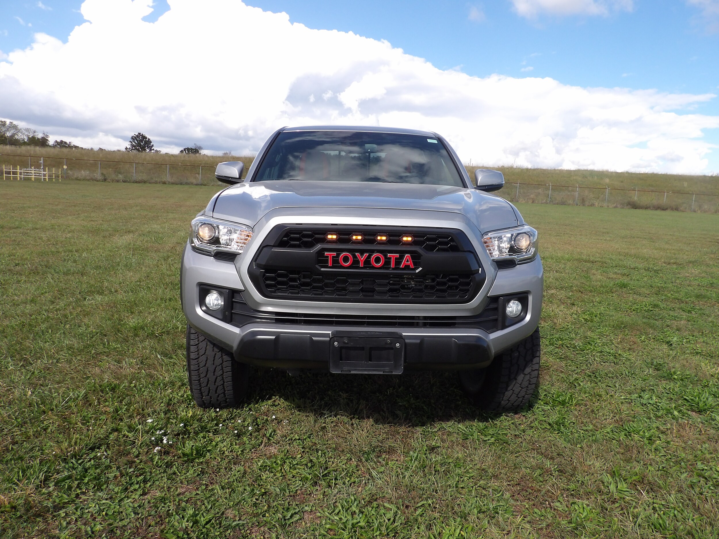 2019 Toyota Tacoma SR5 photo 3