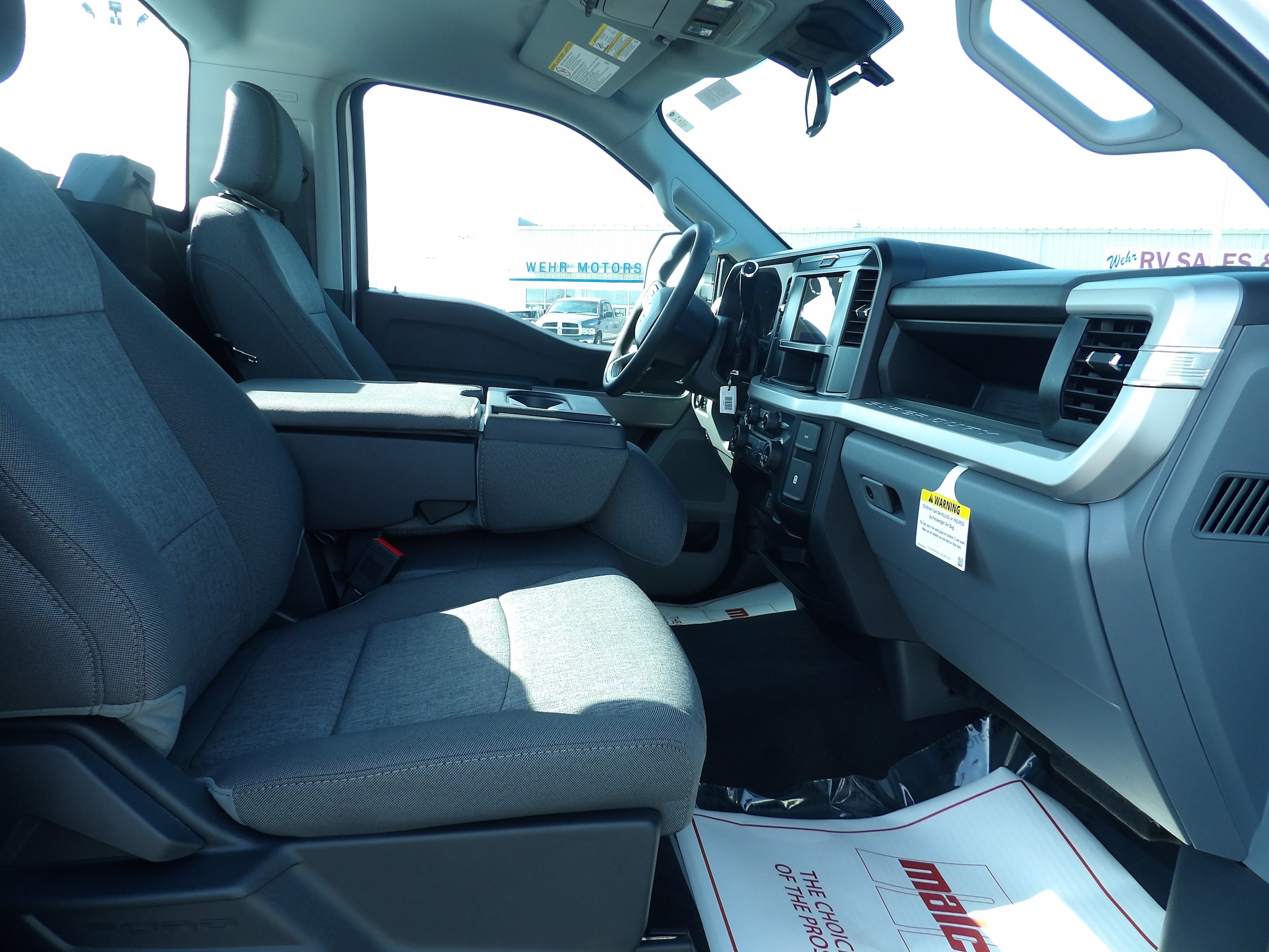 2025 Ford F-350 Super Duty XL - Photo 10