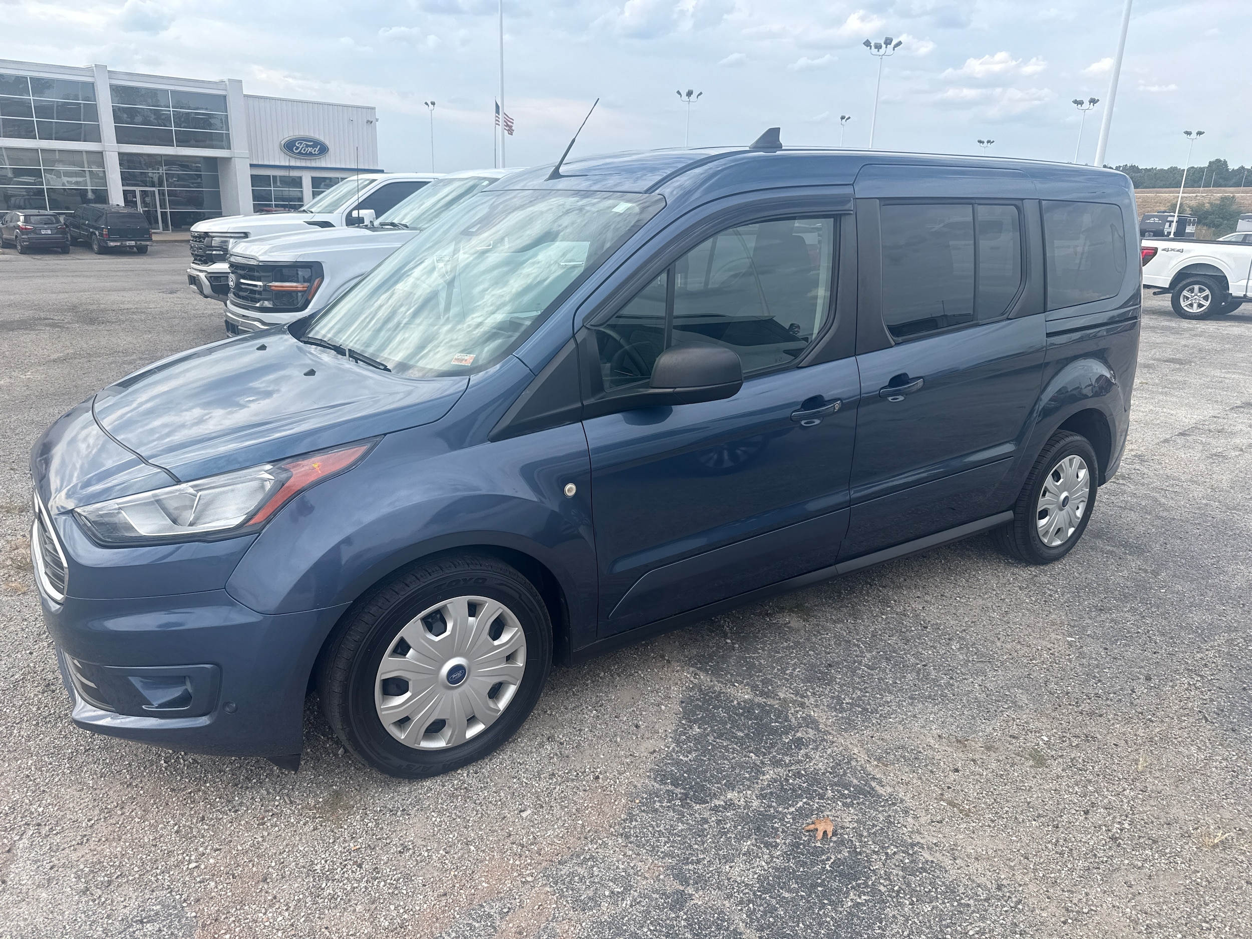 2022 Ford Transit Connect Wagon XLT LWB FWD with Rear Liftgate