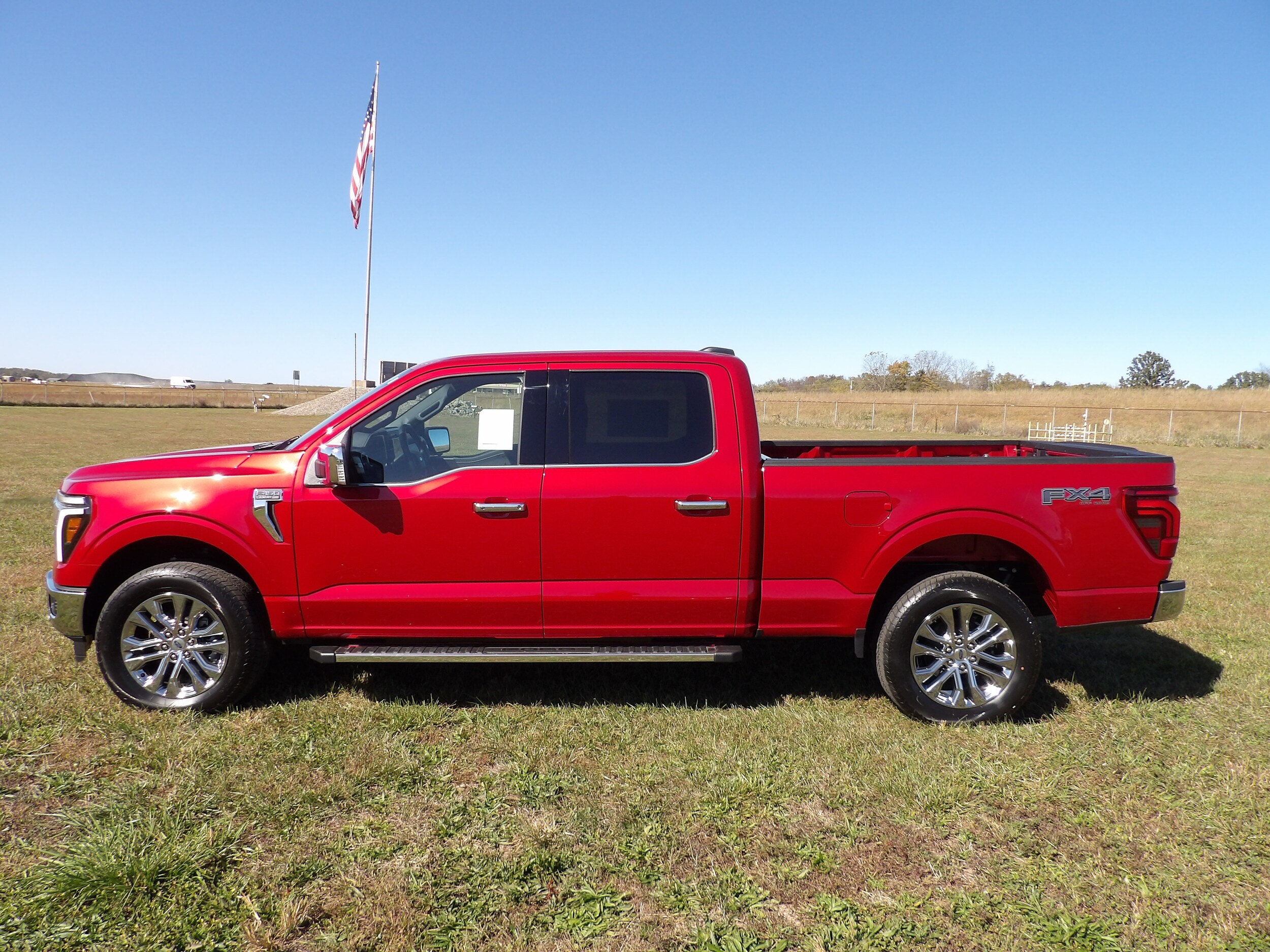 2025 Ford F-150 Lariat photo 2
