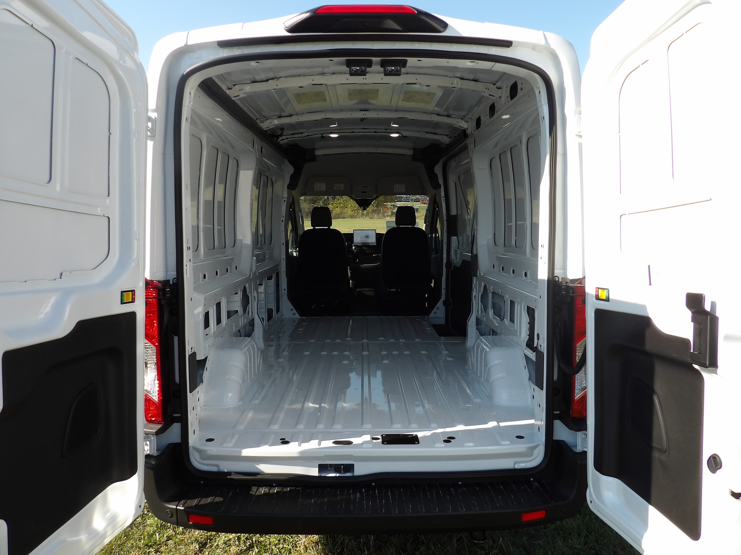 2026 Ford Transit Van Base - Photo 9