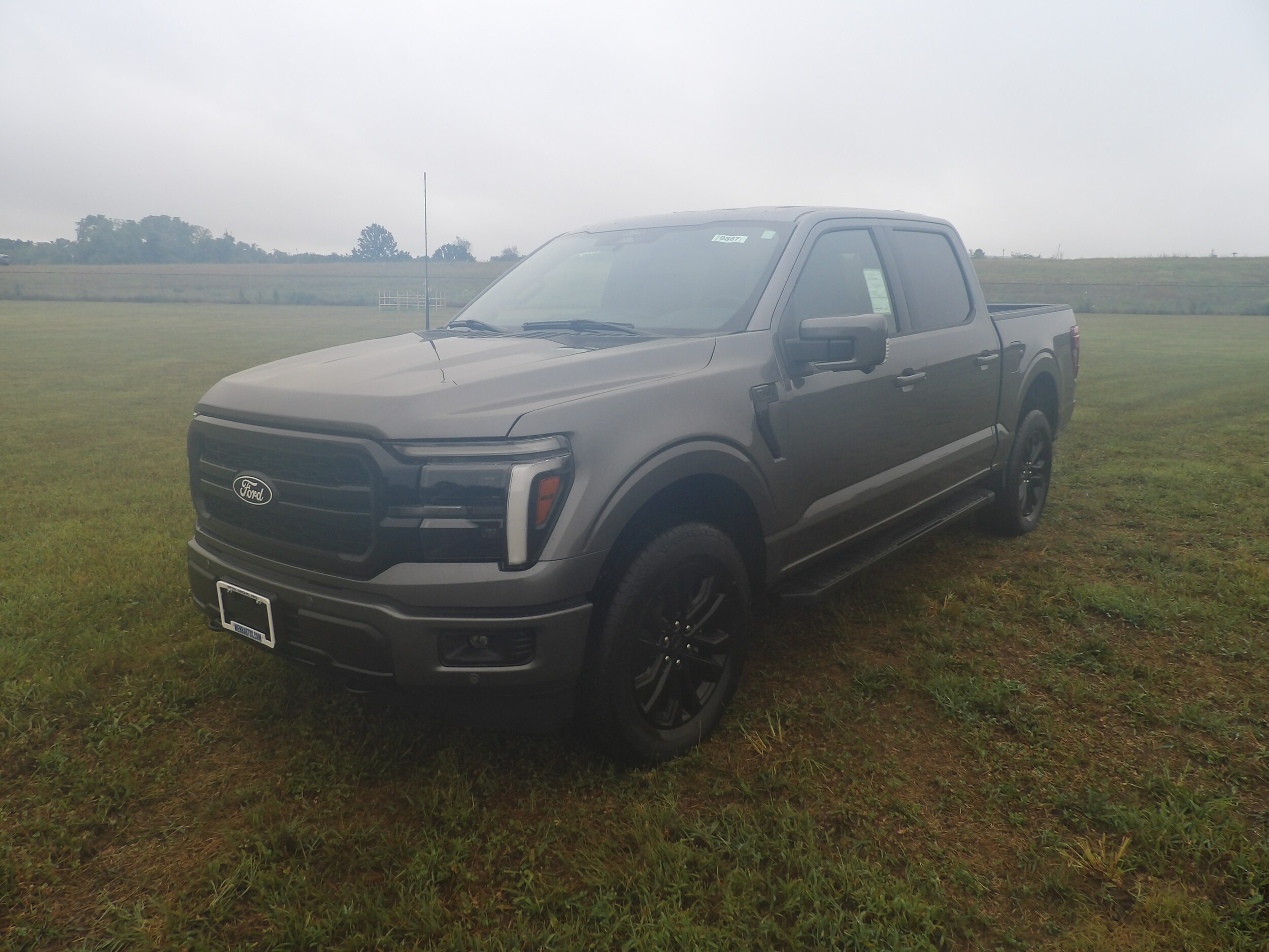 2025 Ford F-150 Lariat photo 3