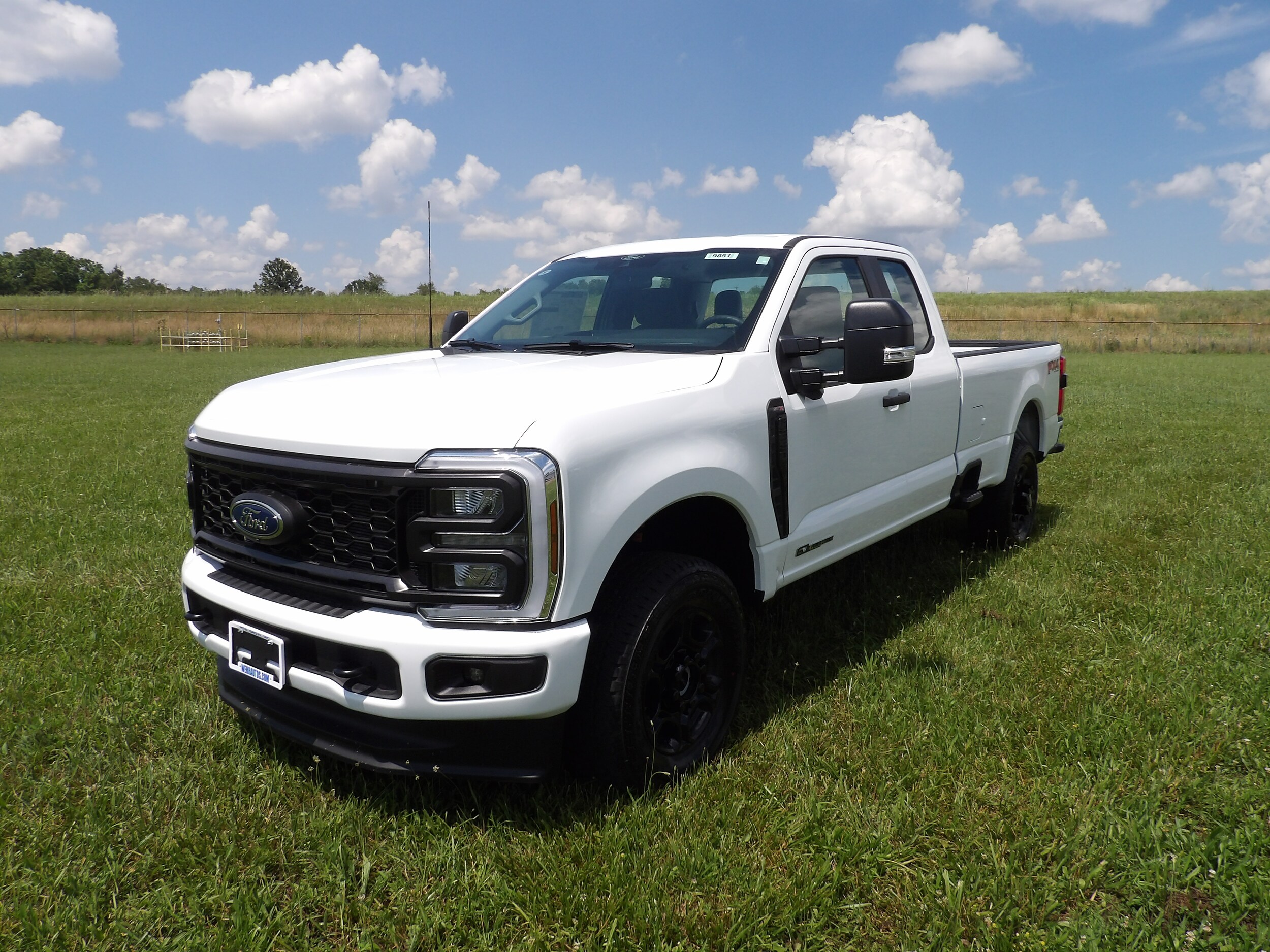 2025 Ford F-250 photo 3