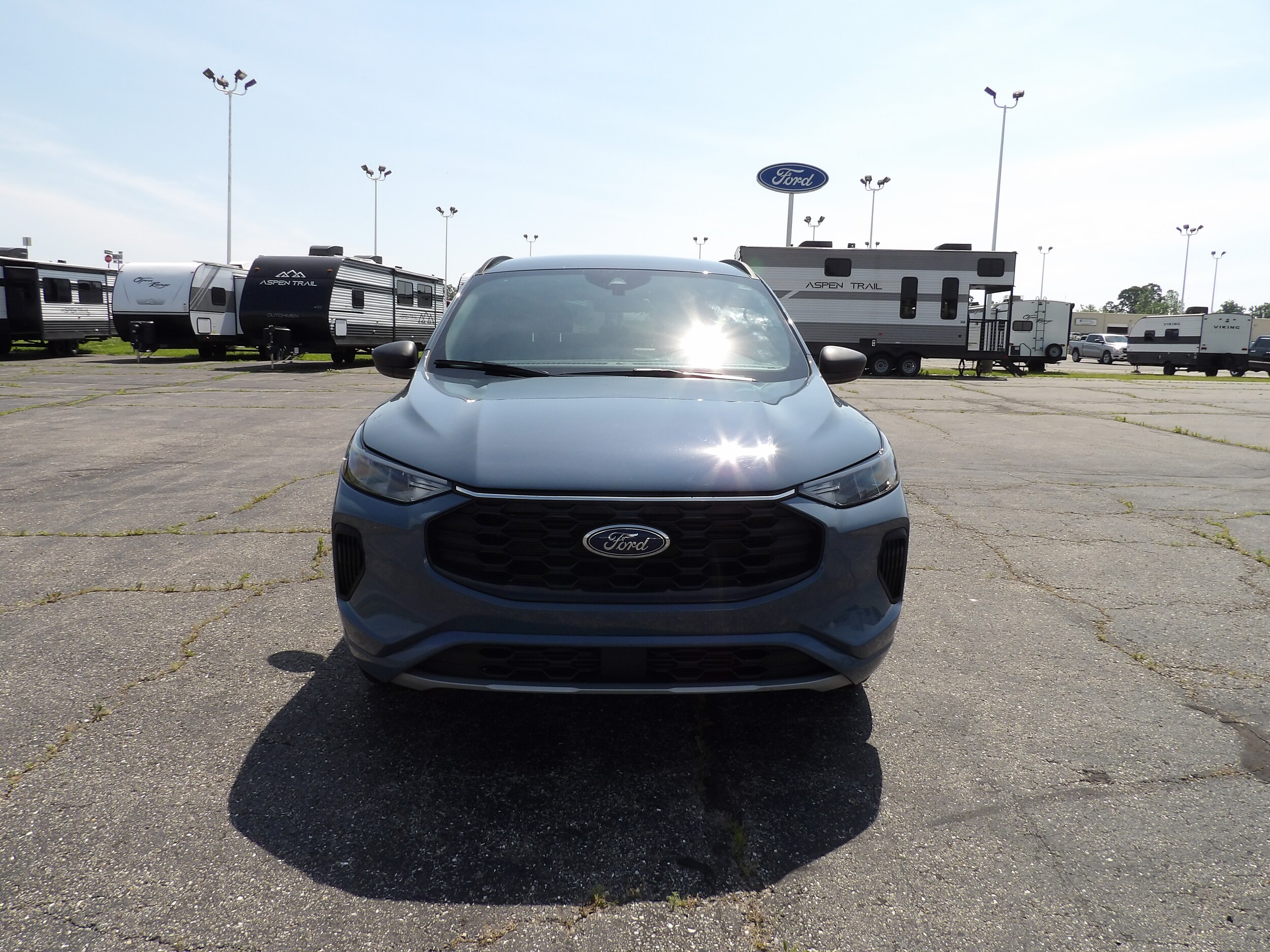 2023 Ford Escape photo 2