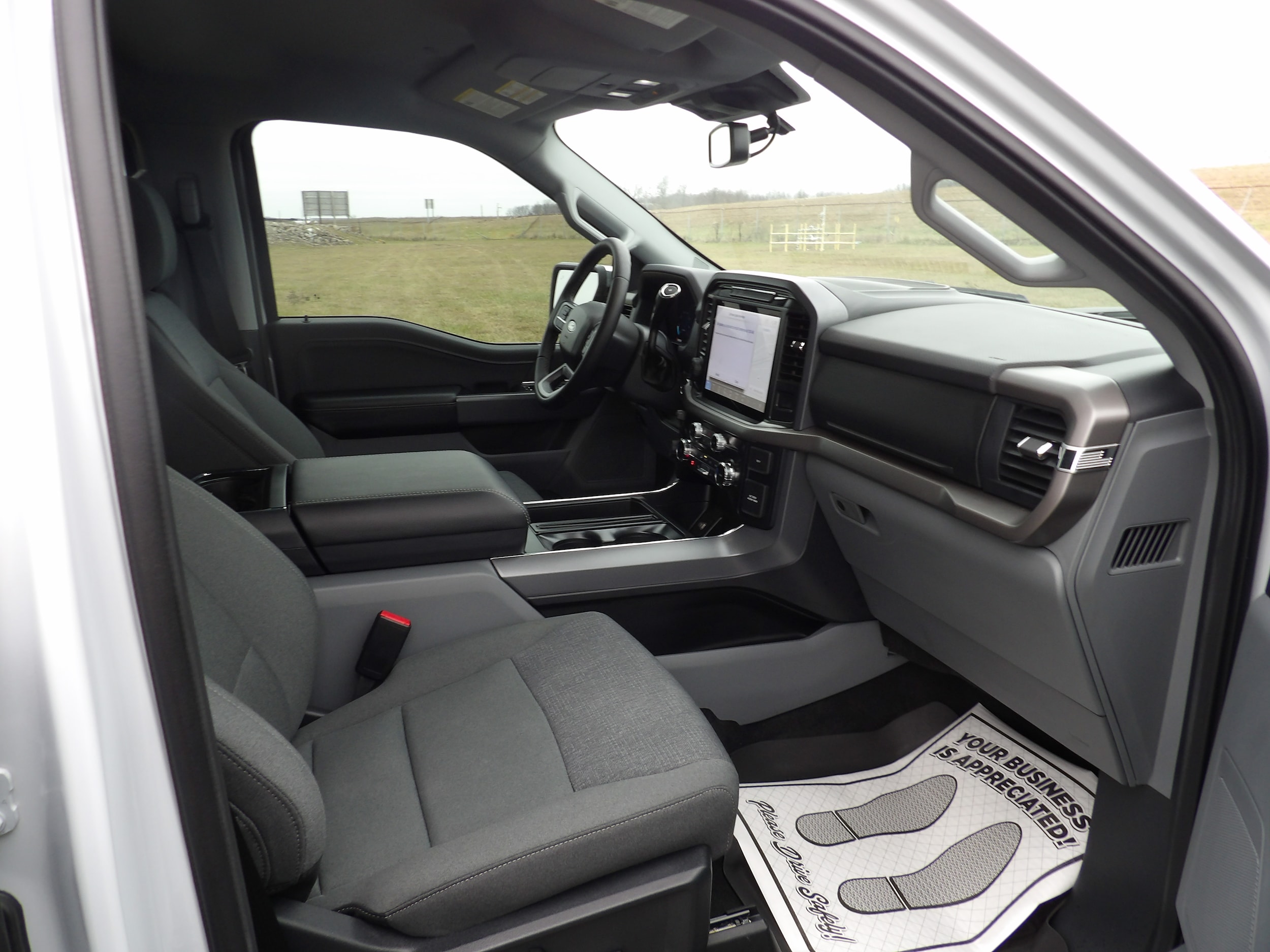 2025 Ford F-150 XLT - Photo 8