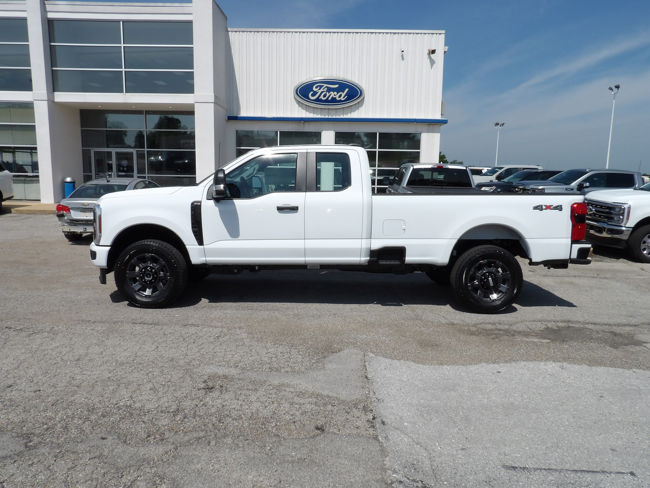 2025 Ford F-350 Super Duty XL's photo