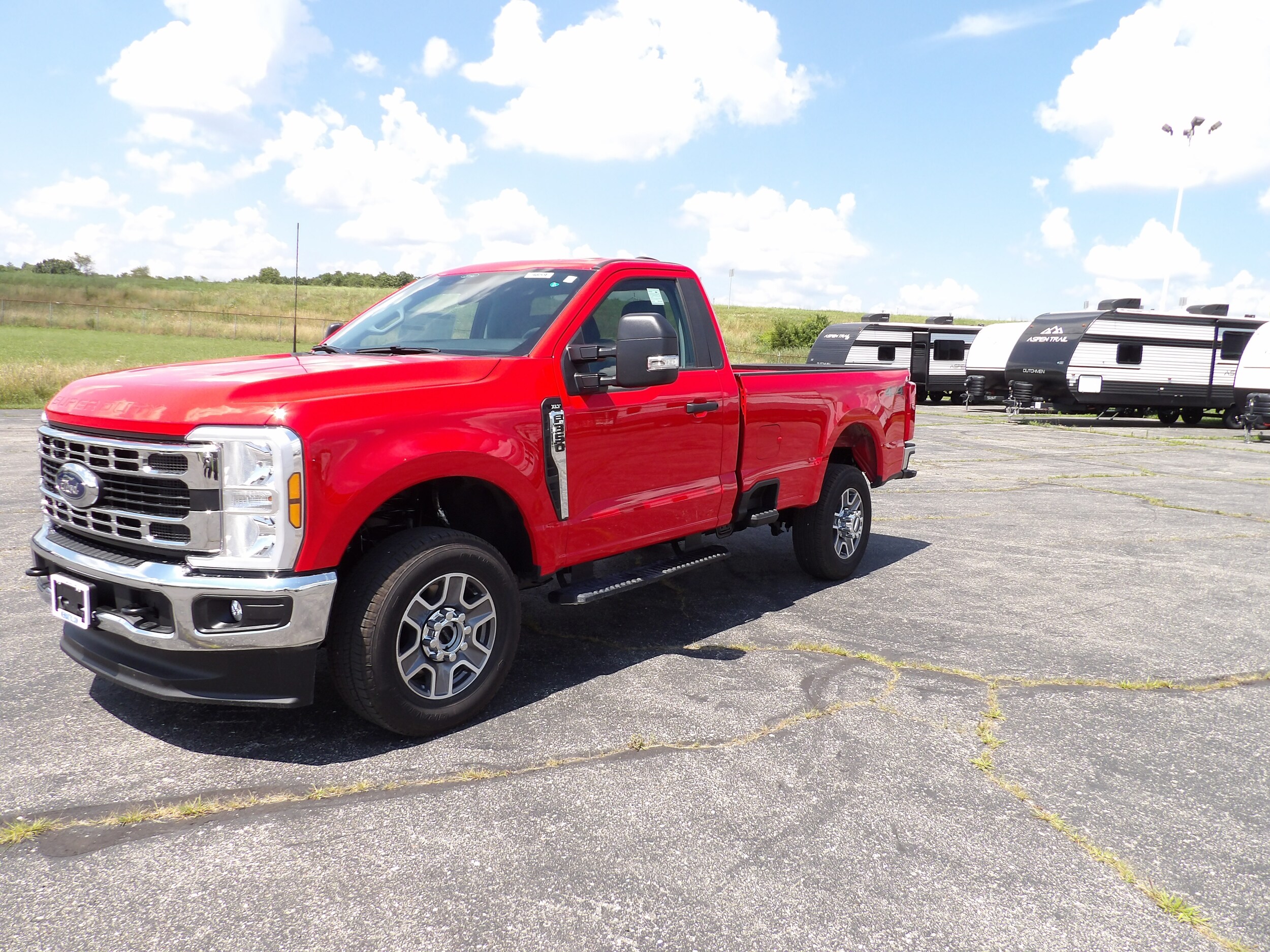 2025 Ford F-350 photo 2