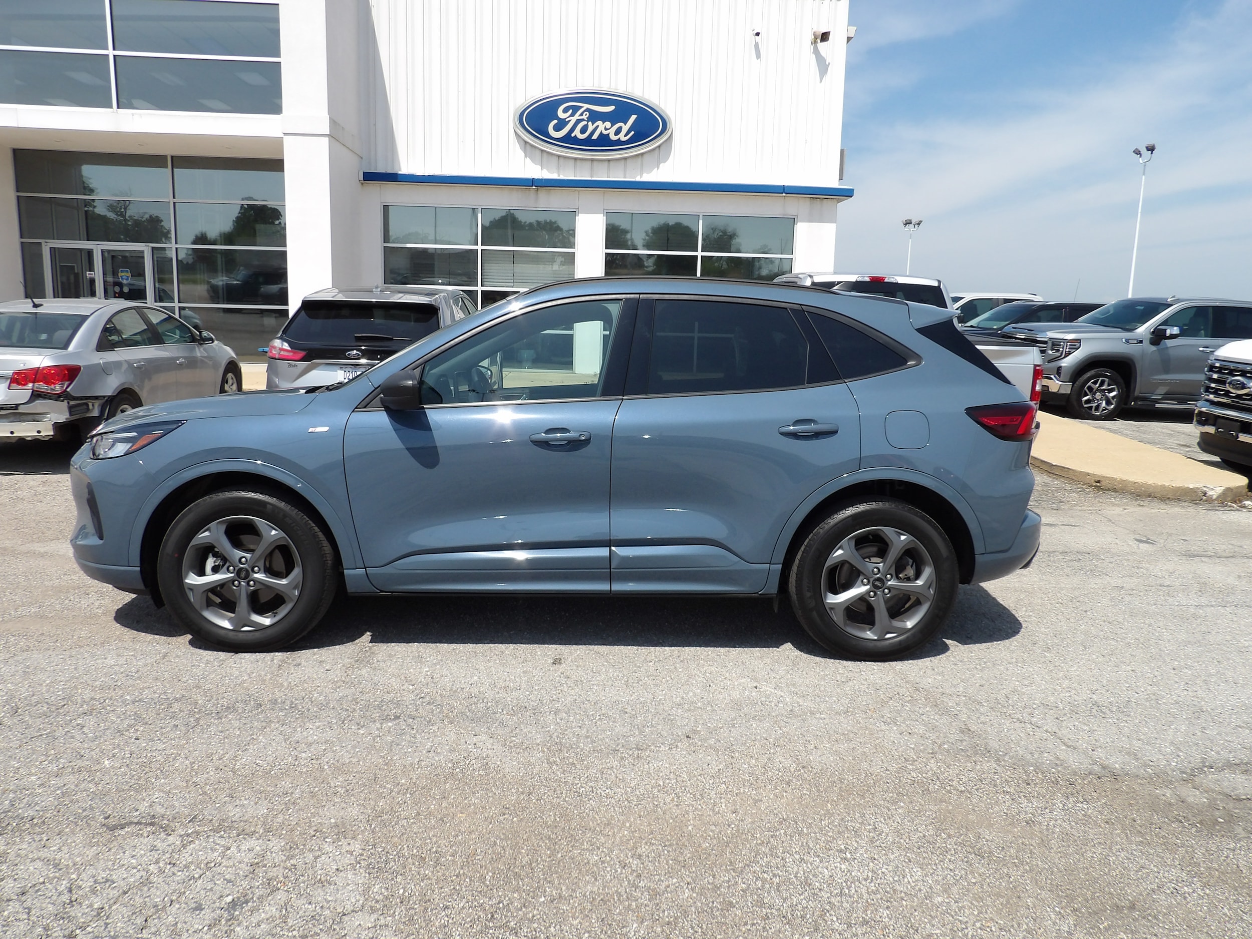 2023 Ford Escape ST-Line's photo