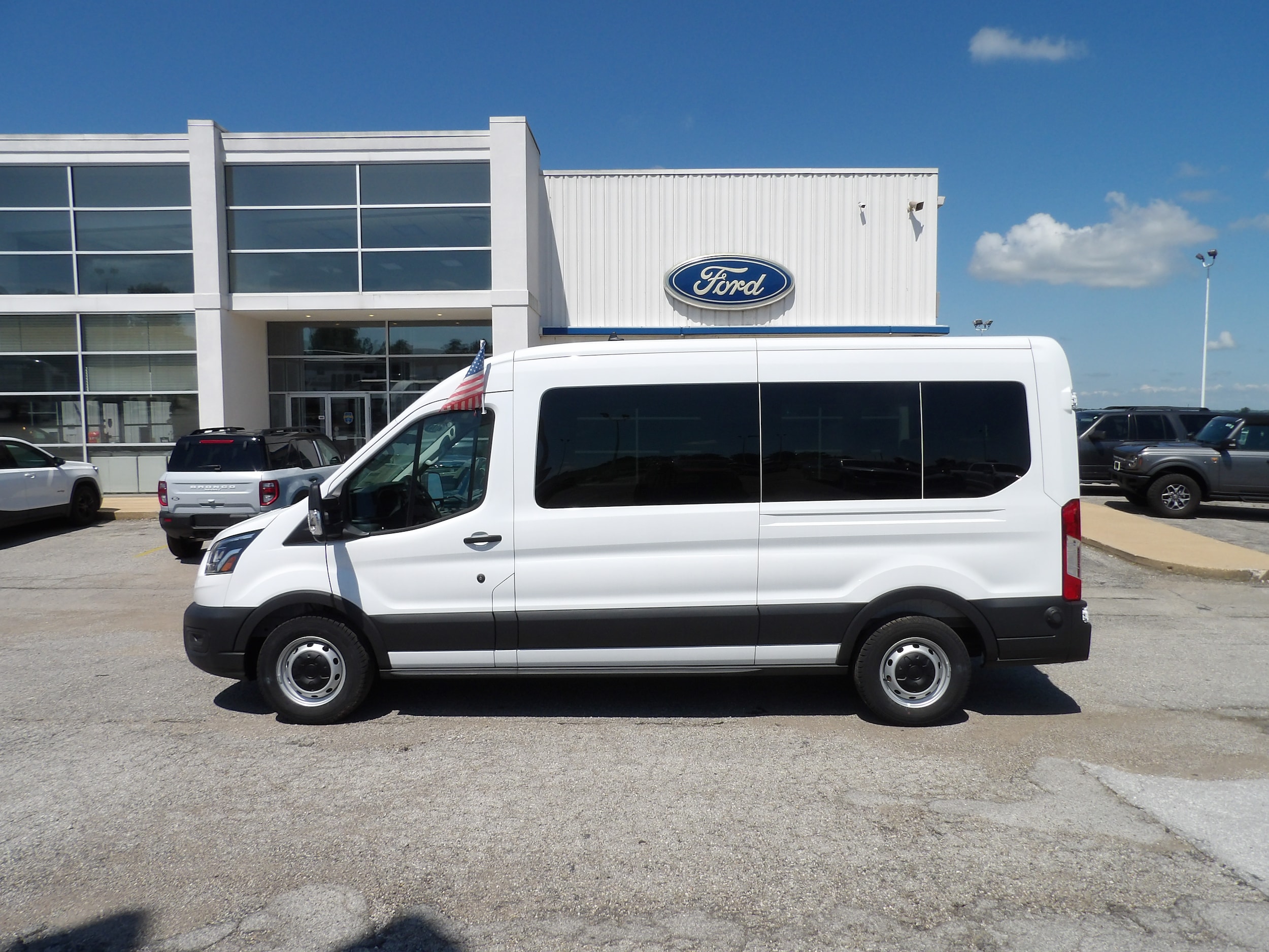 2025 Ford Transit 350 XL Med Roof Sliding Pass. 148's photo