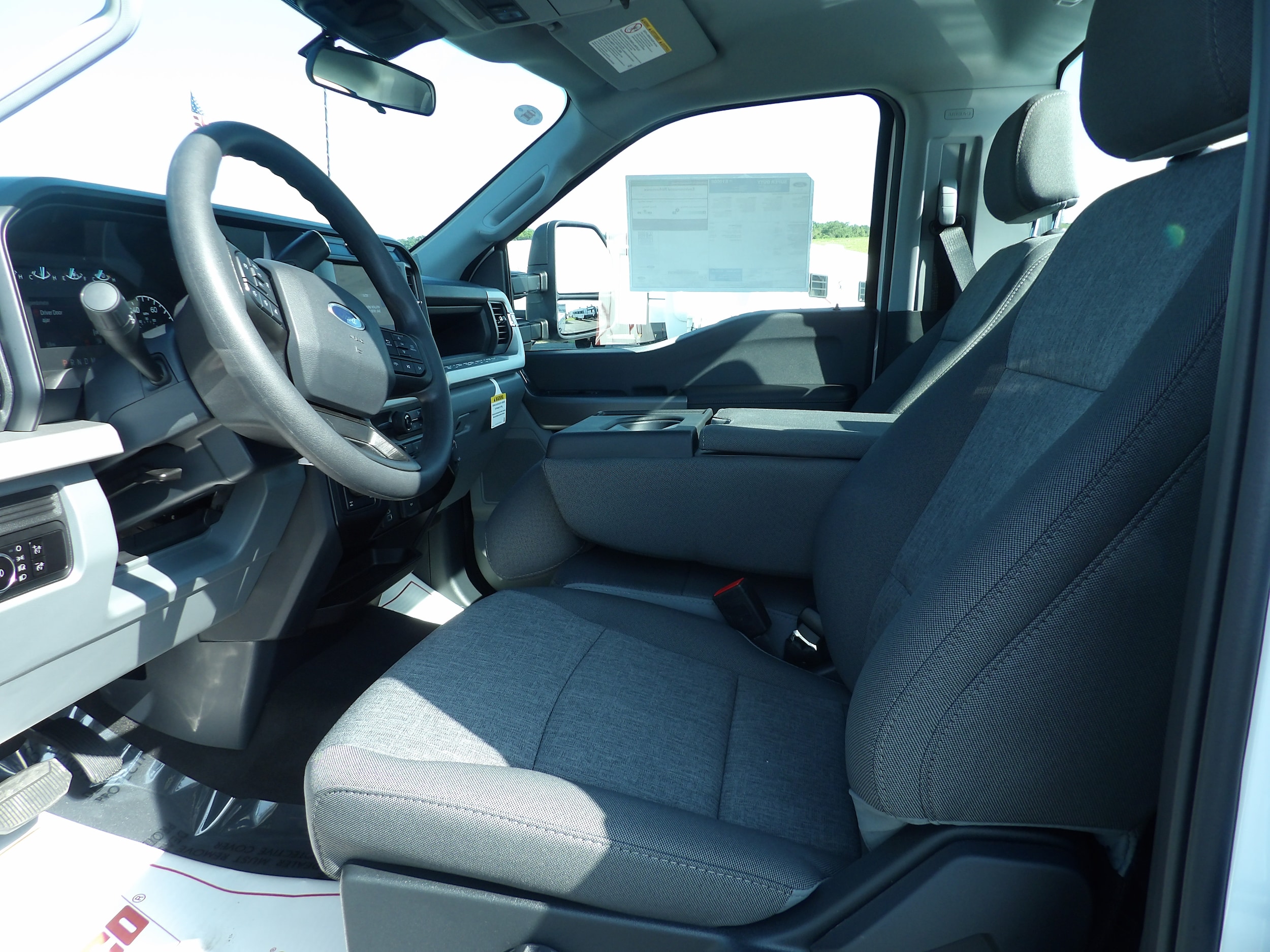 2025 Ford F-350 Super Duty XL - Photo 11