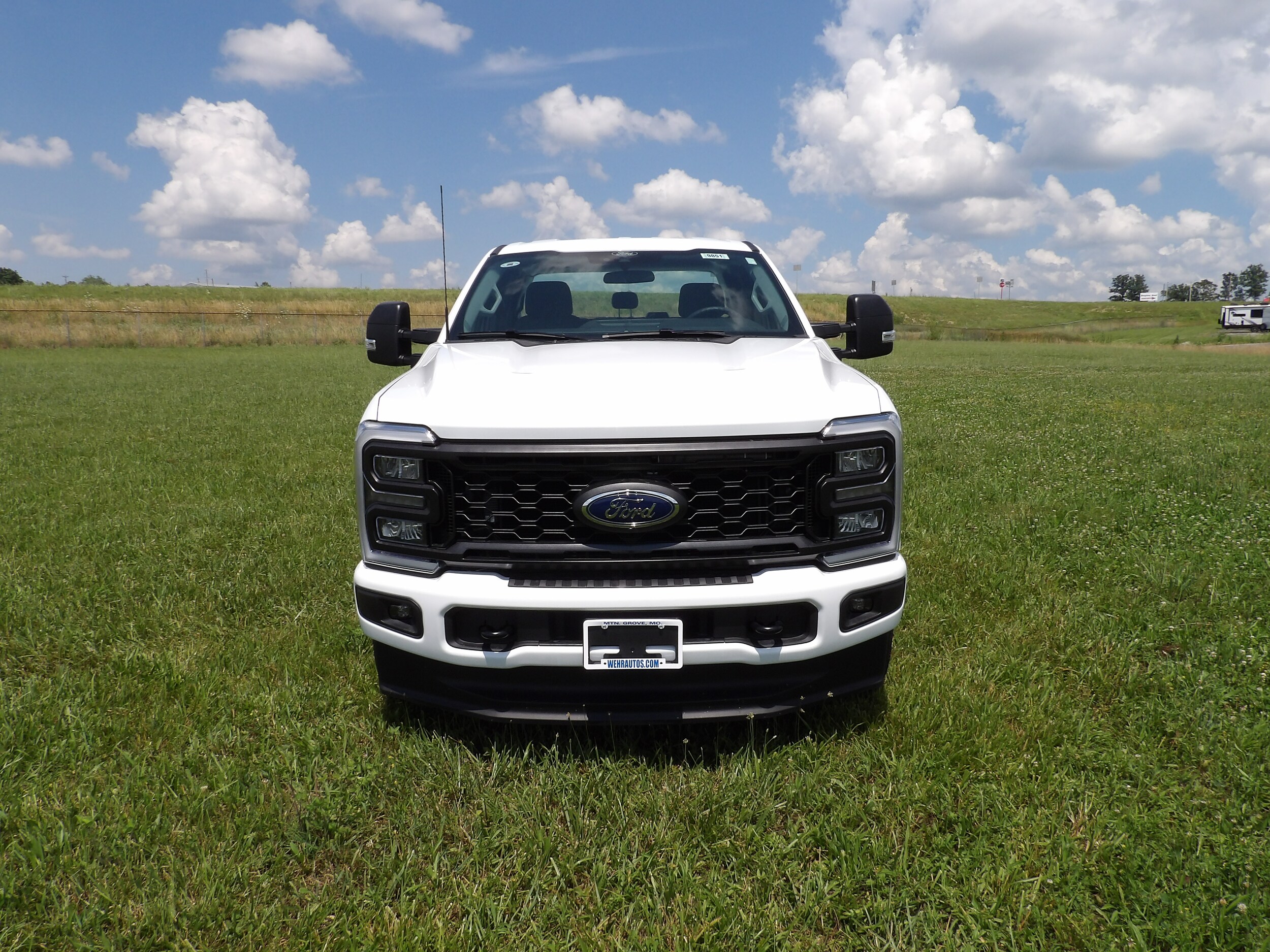 2025 Ford F-250 photo 4