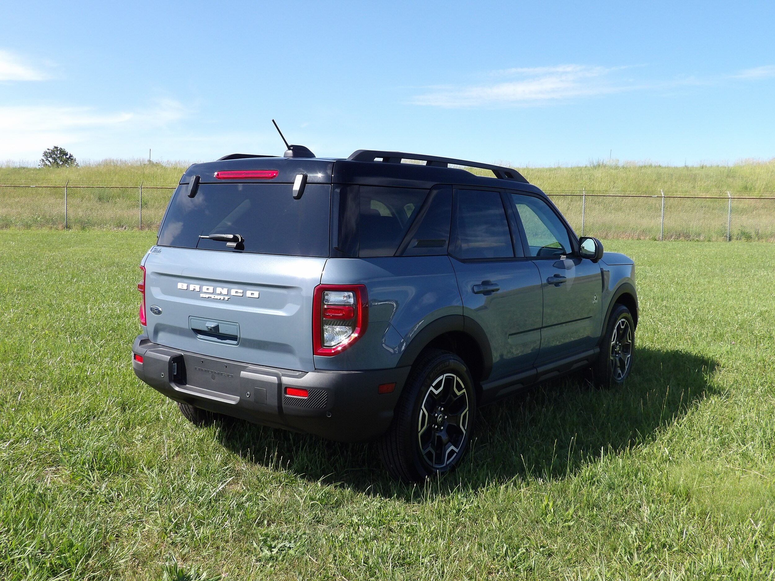 2025 Ford Bronco Sport Outer Banks photo 3
