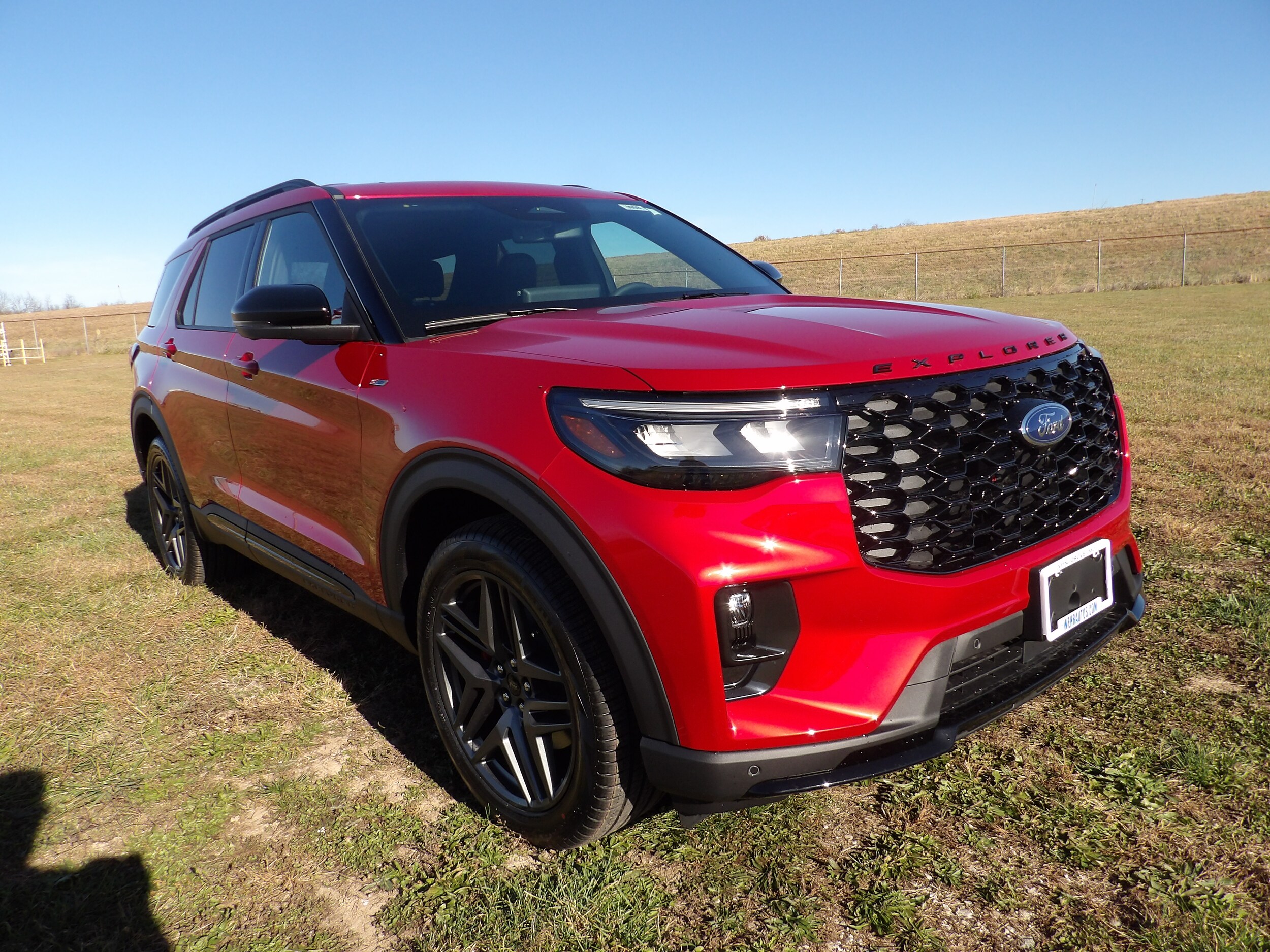 2026 Ford Explorer ST-Line photo 3