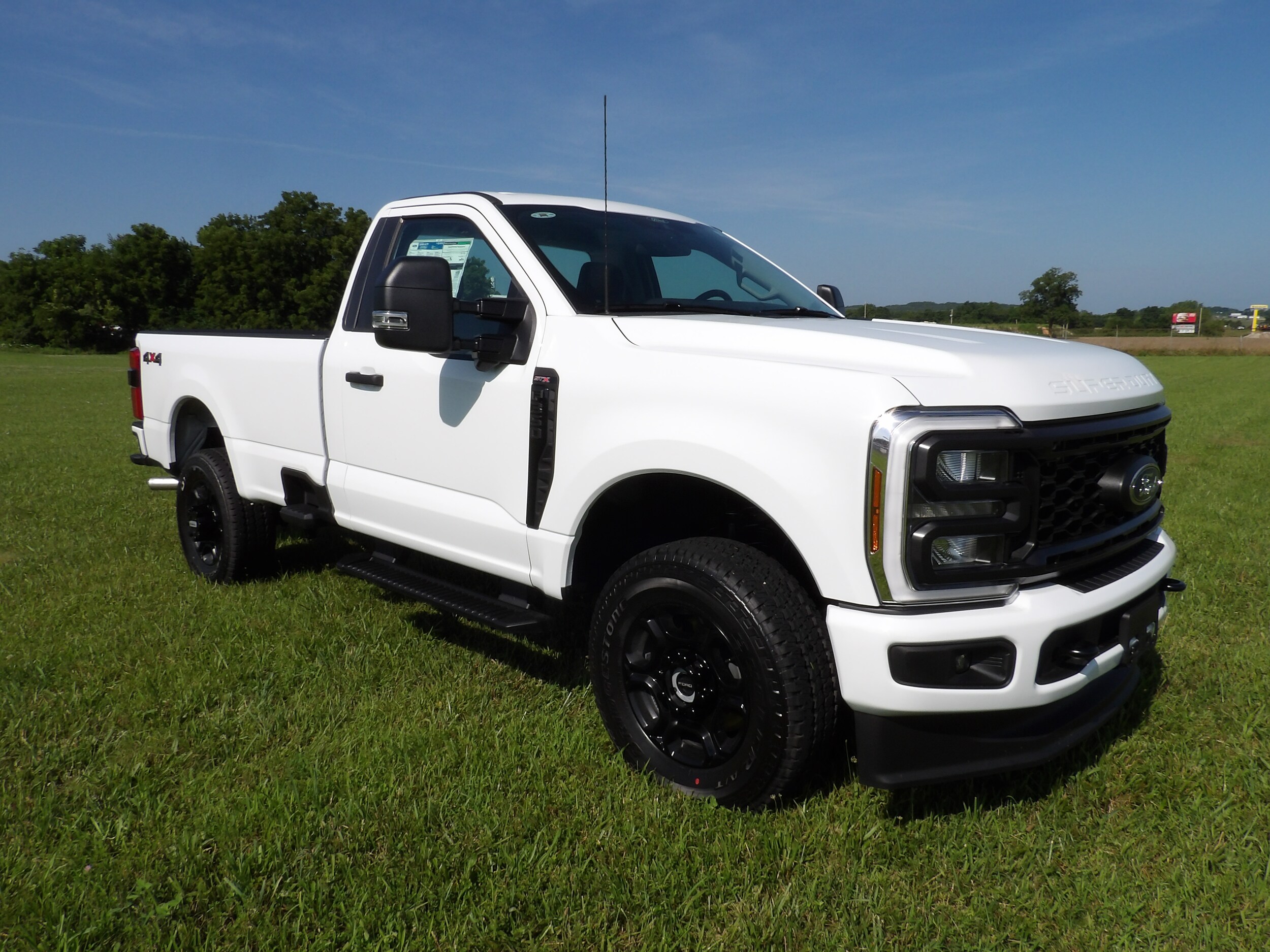 2025 Ford F-350 photo 4