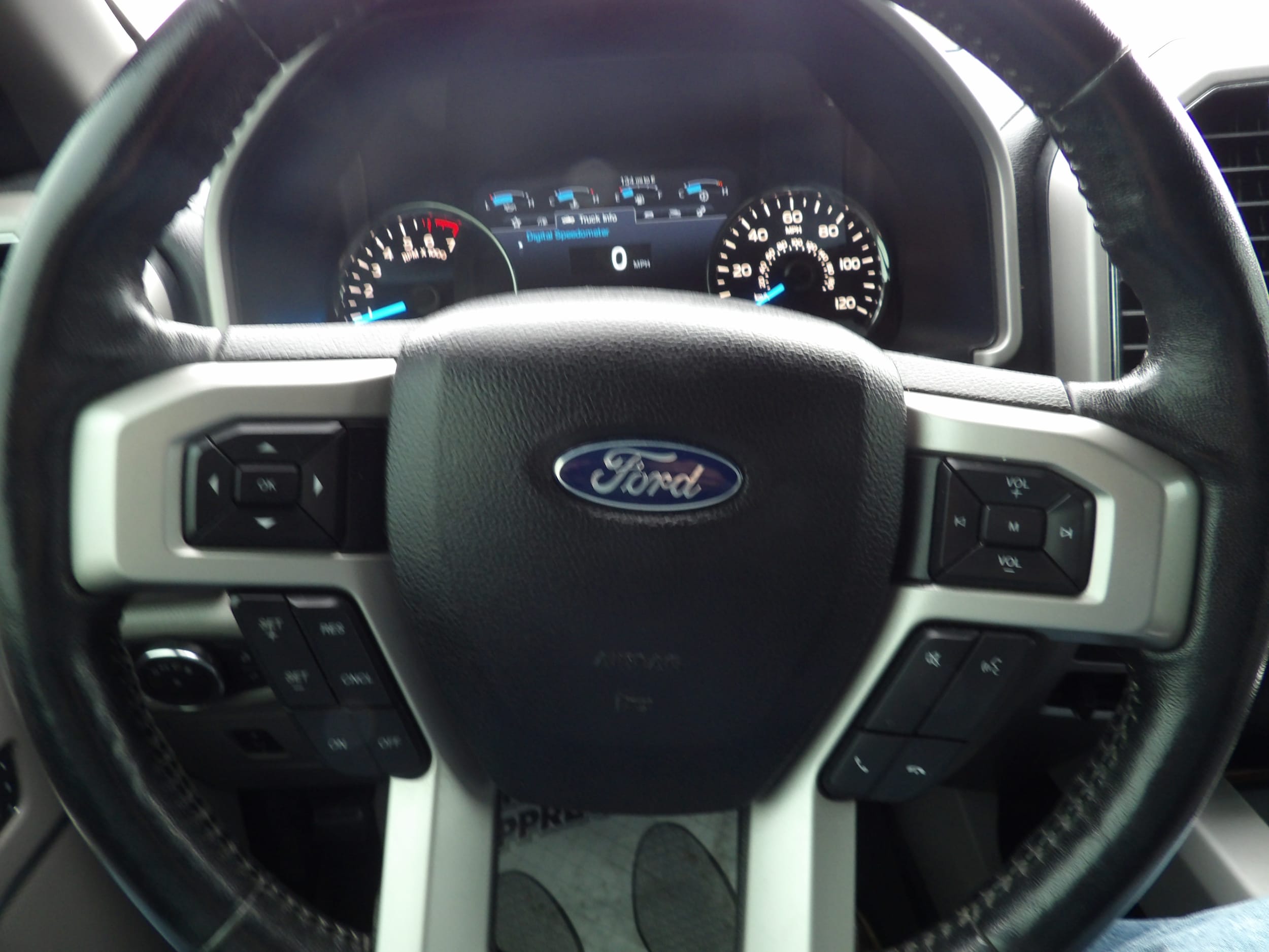 2017 Ford F-150 Lariat - Photo 15
