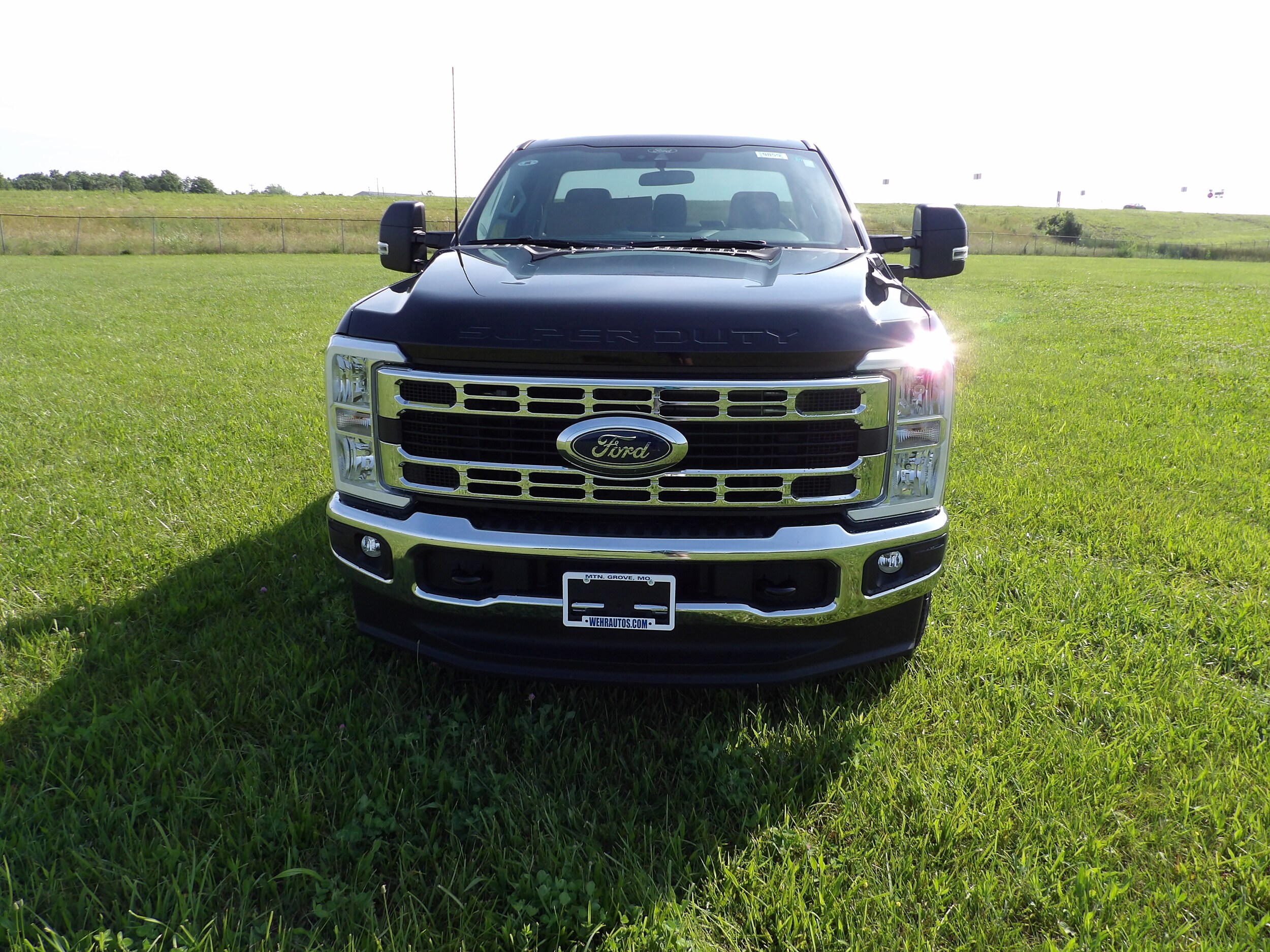 2025 Ford F-350 photo 4