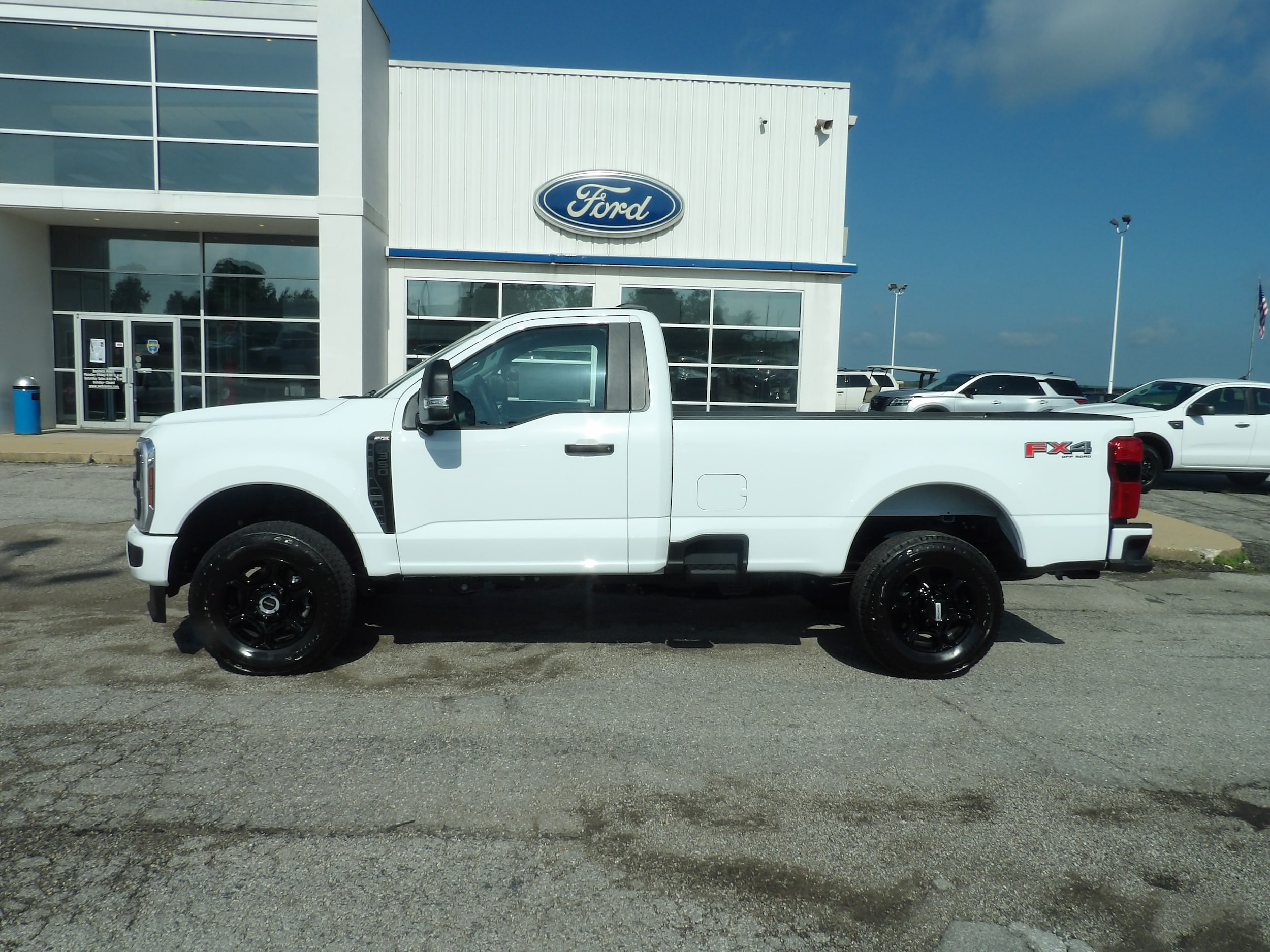 2025 Ford F-350 Super Duty XL's photo
