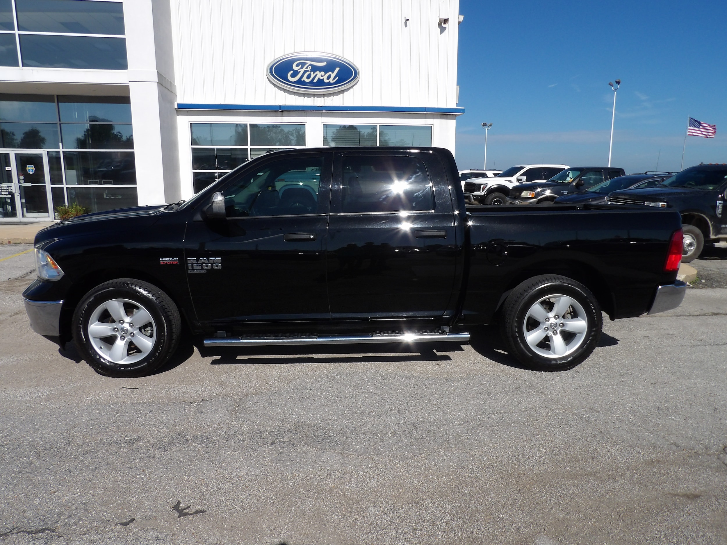 2021 RAM 1500 Classic Tradesman Crew Cab 5'7's photo