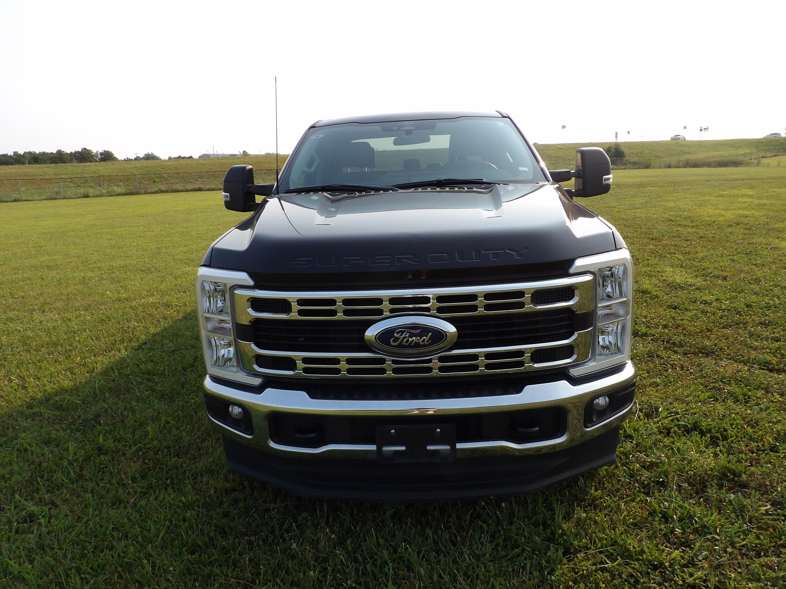 2024 Ford F-250 photo 2