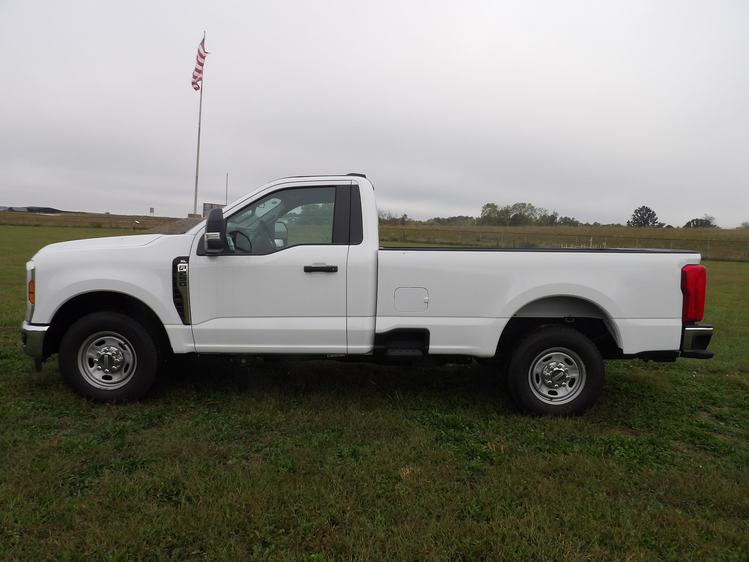 2025 Ford F-250 XL photo 2