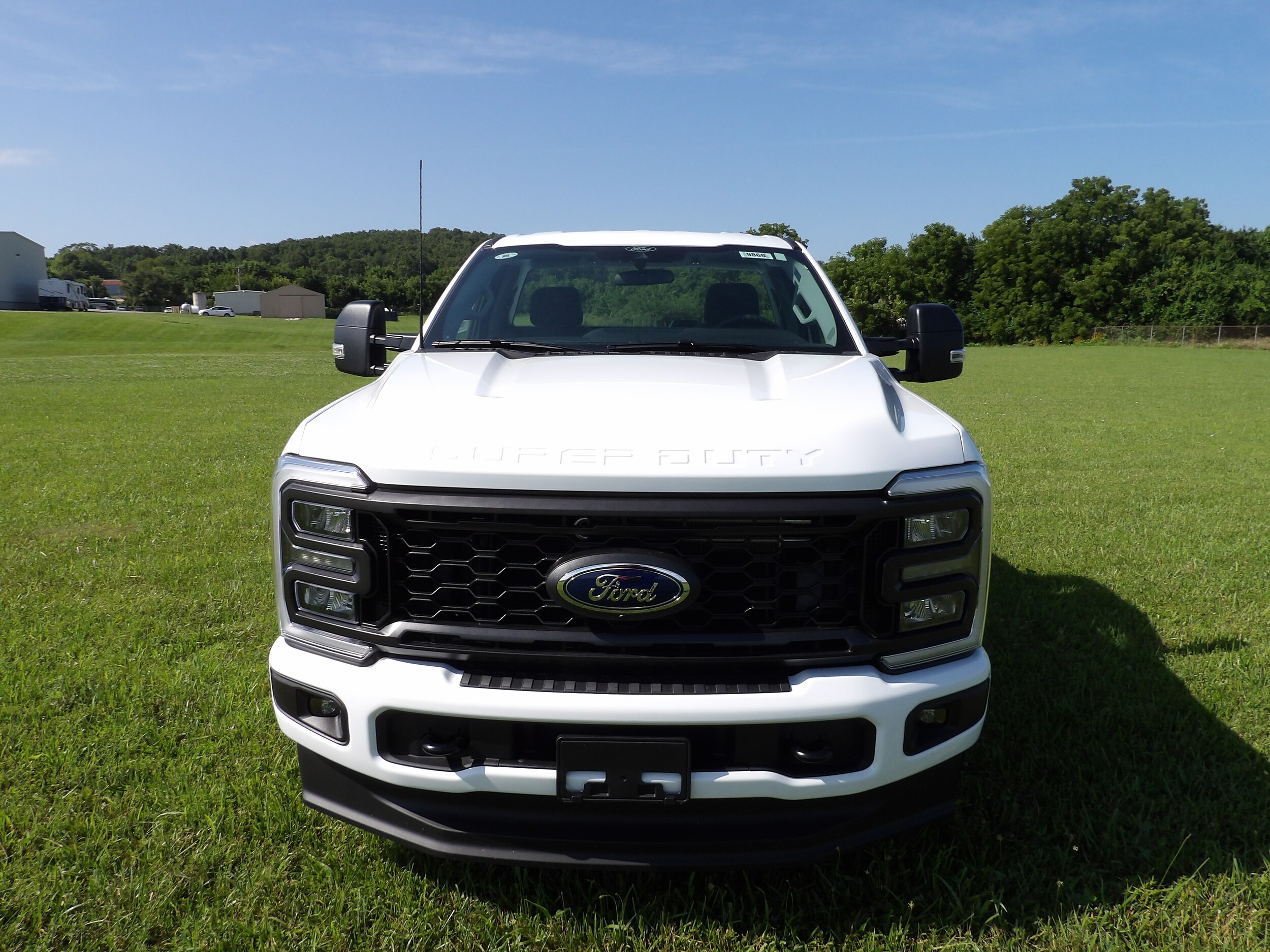 2025 Ford F-350 photo 3