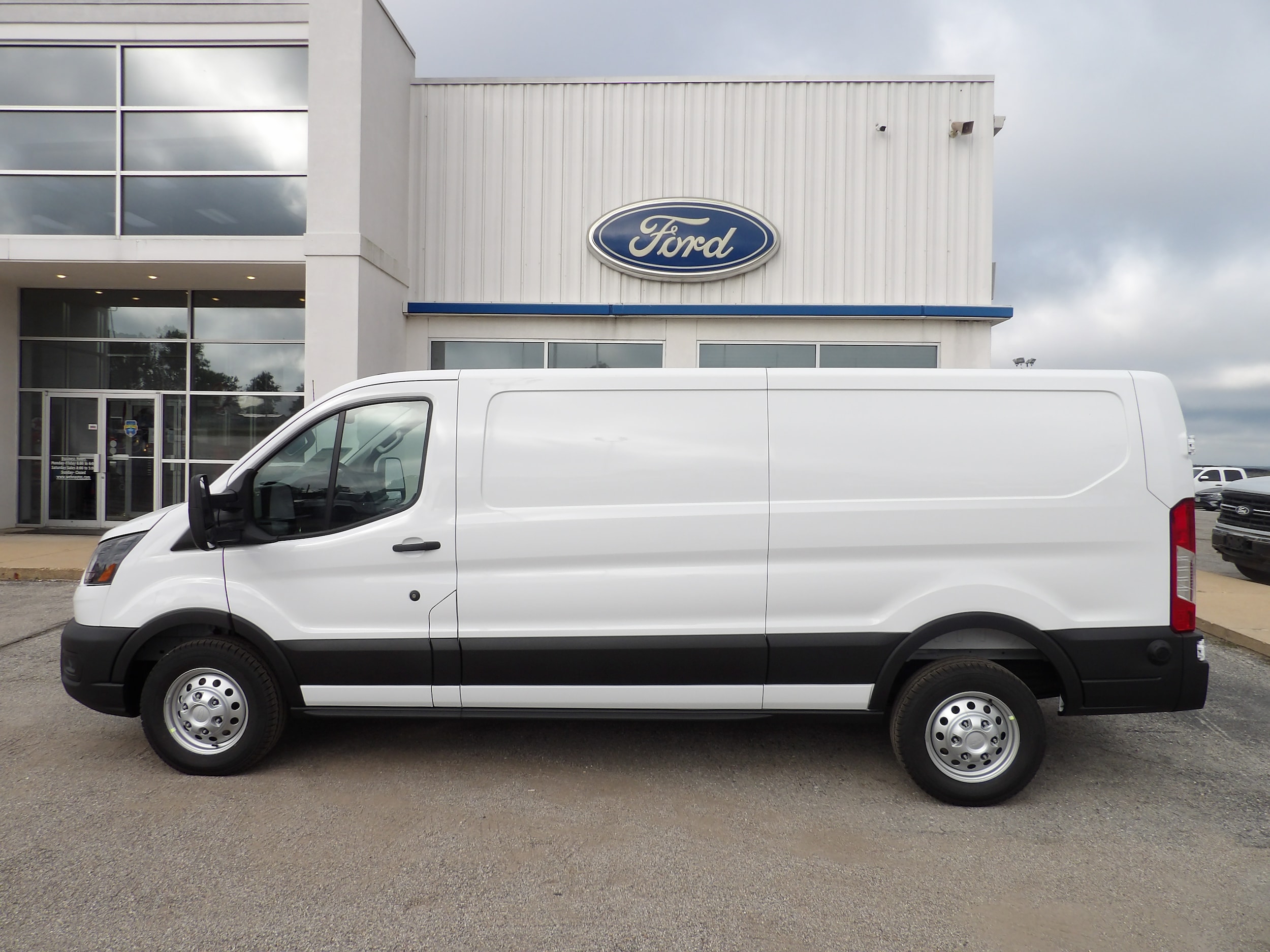2025 Ford Transit Van Base's photo