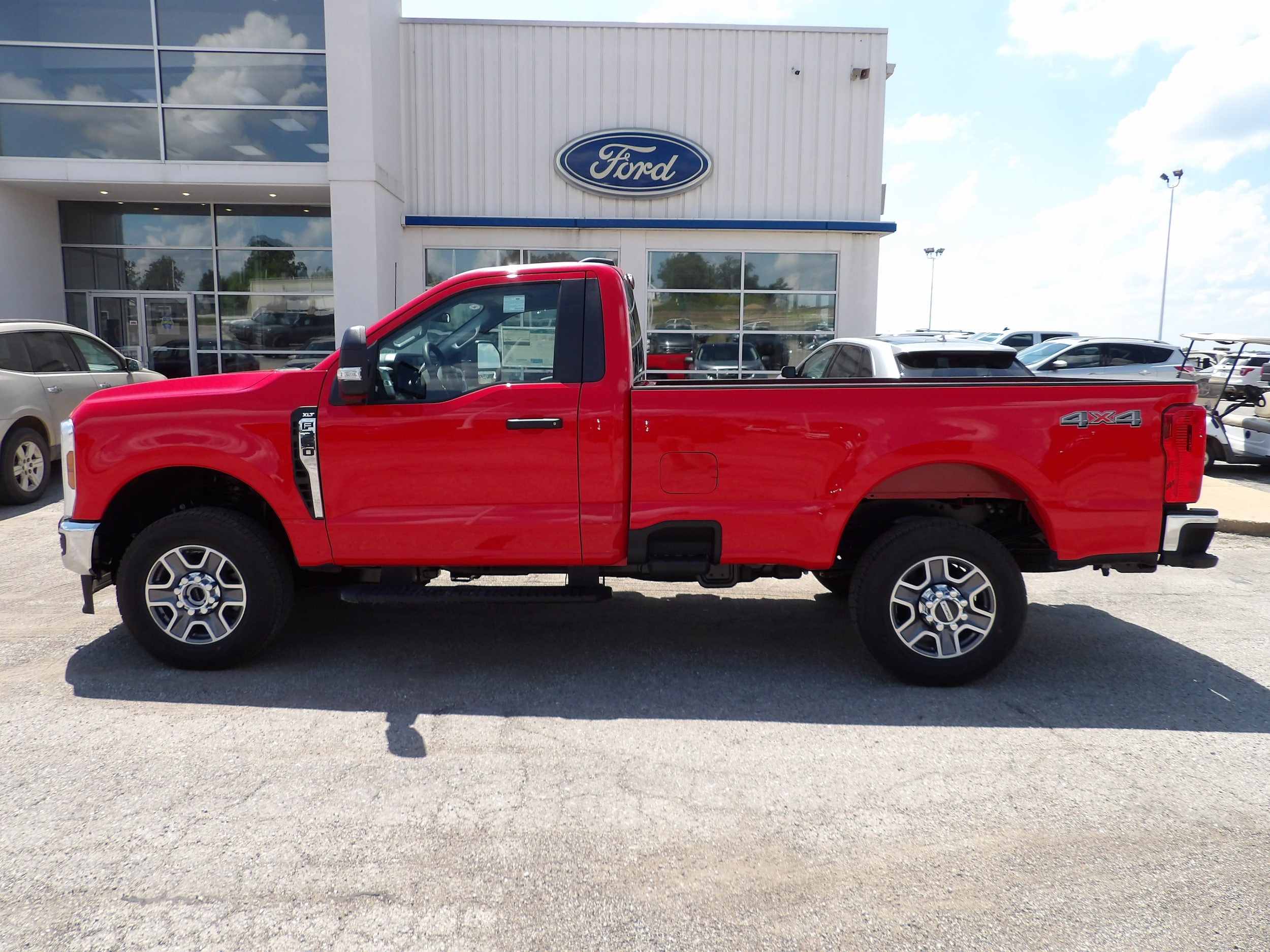 2025 Ford F-350 Super Duty XLT's photo