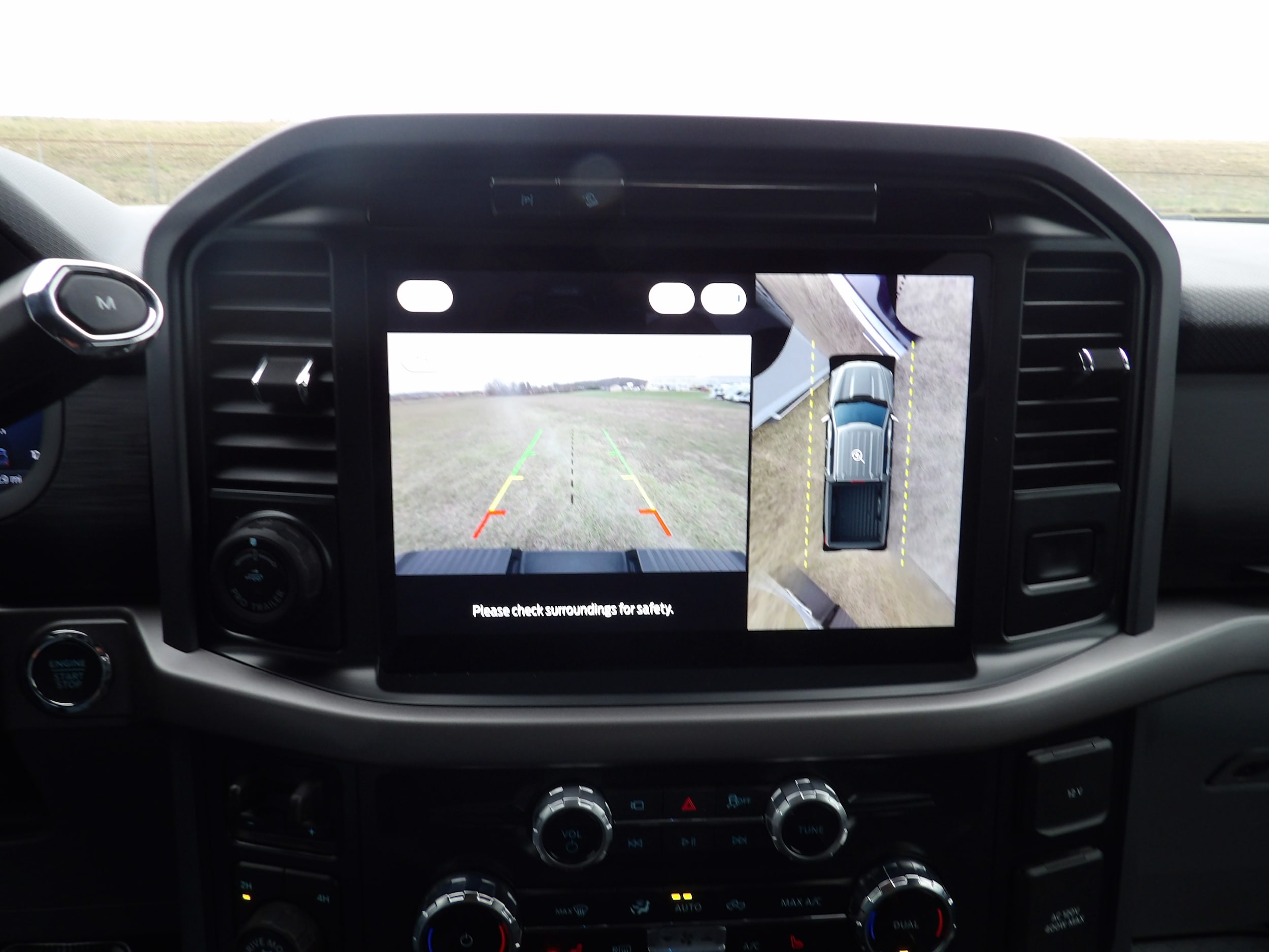 2025 Ford F-150 XLT - Photo 18