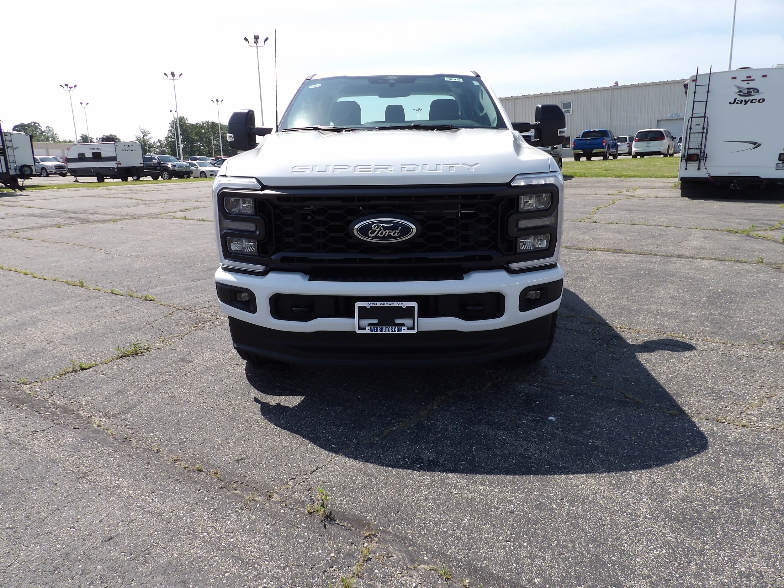 2025 Ford F-350 photo 2