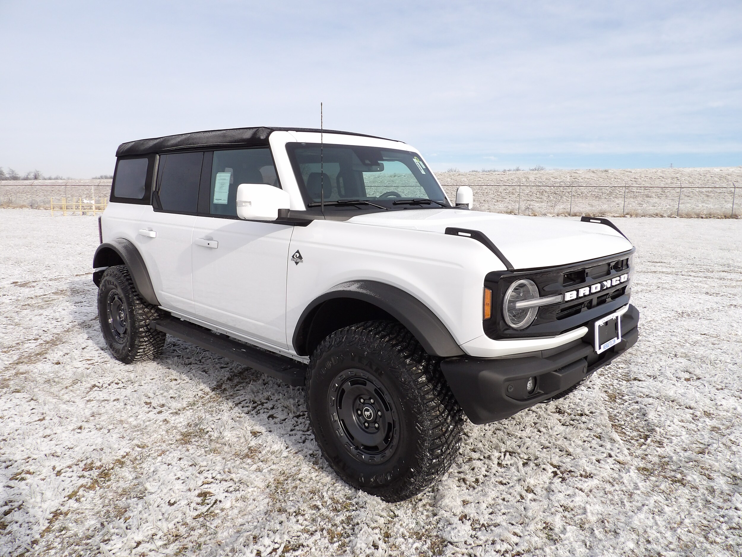 2024 Ford Bronco Outer Banks photo 3