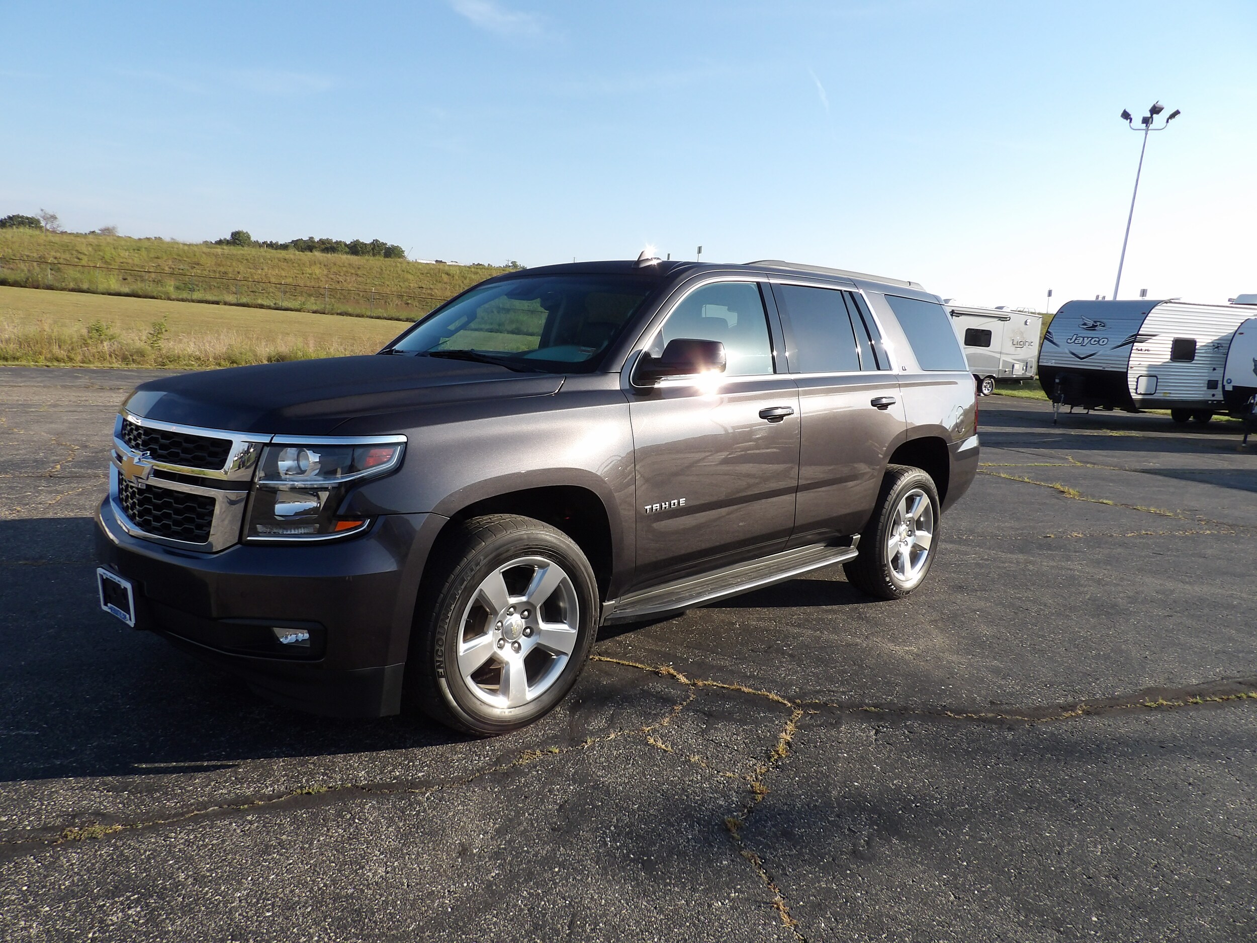 2018 Chevrolet Tahoe LT photo 2