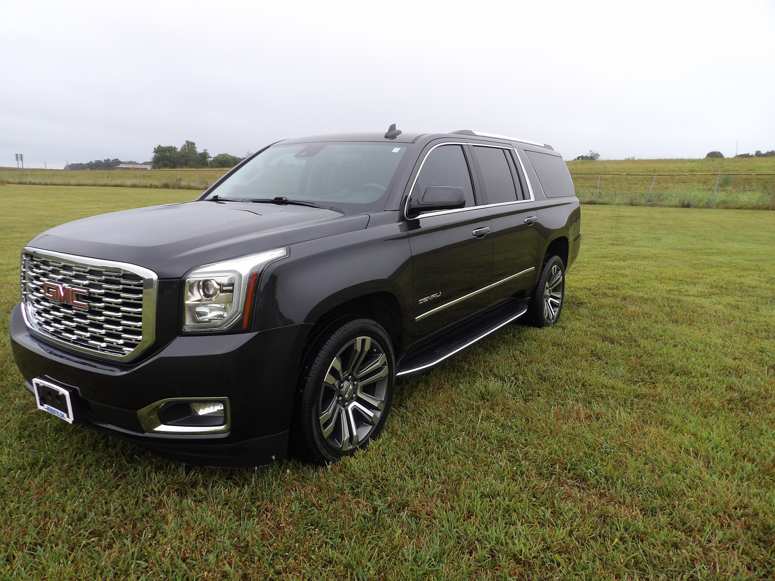 2020 Gmc Yukon Denali XL photo 2