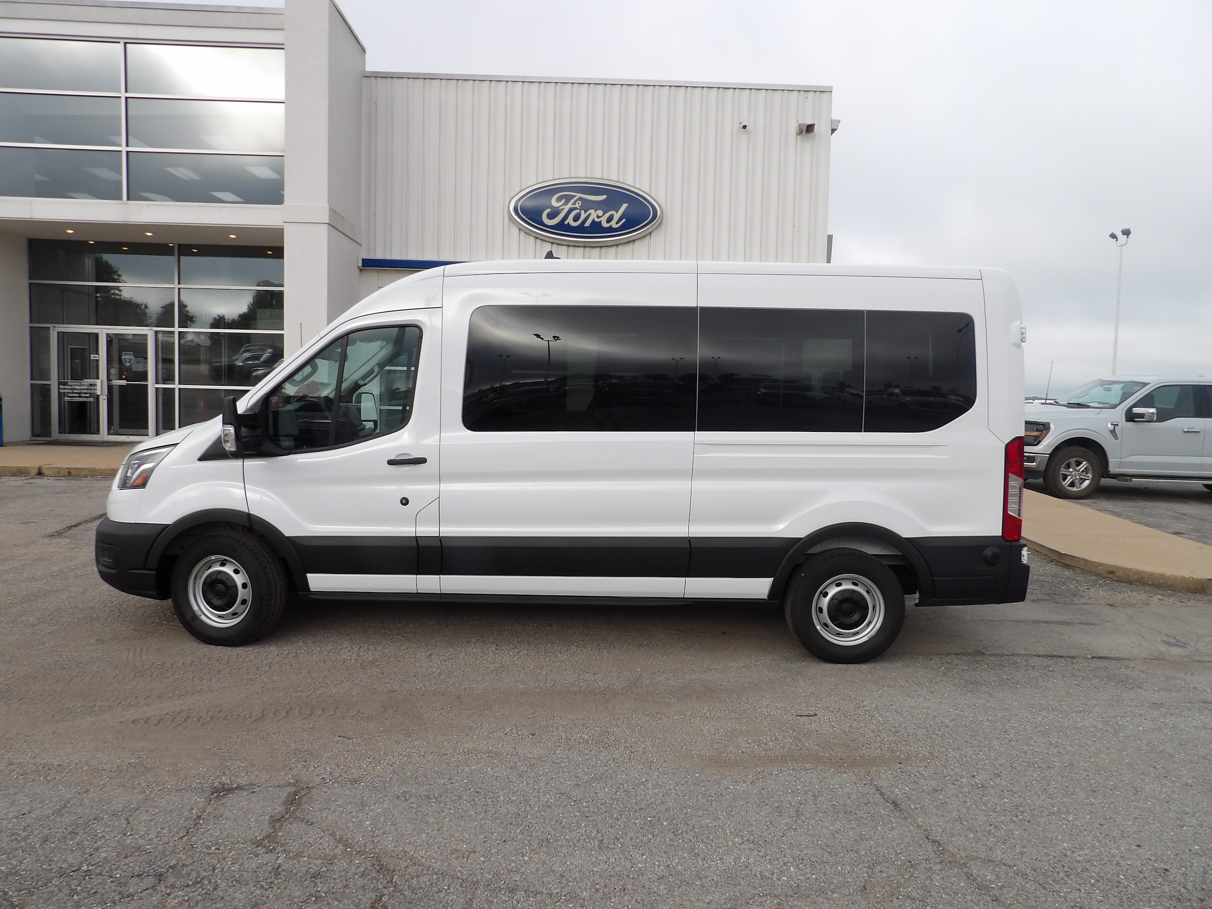2025 Ford Transit Passenger Van XL's photo