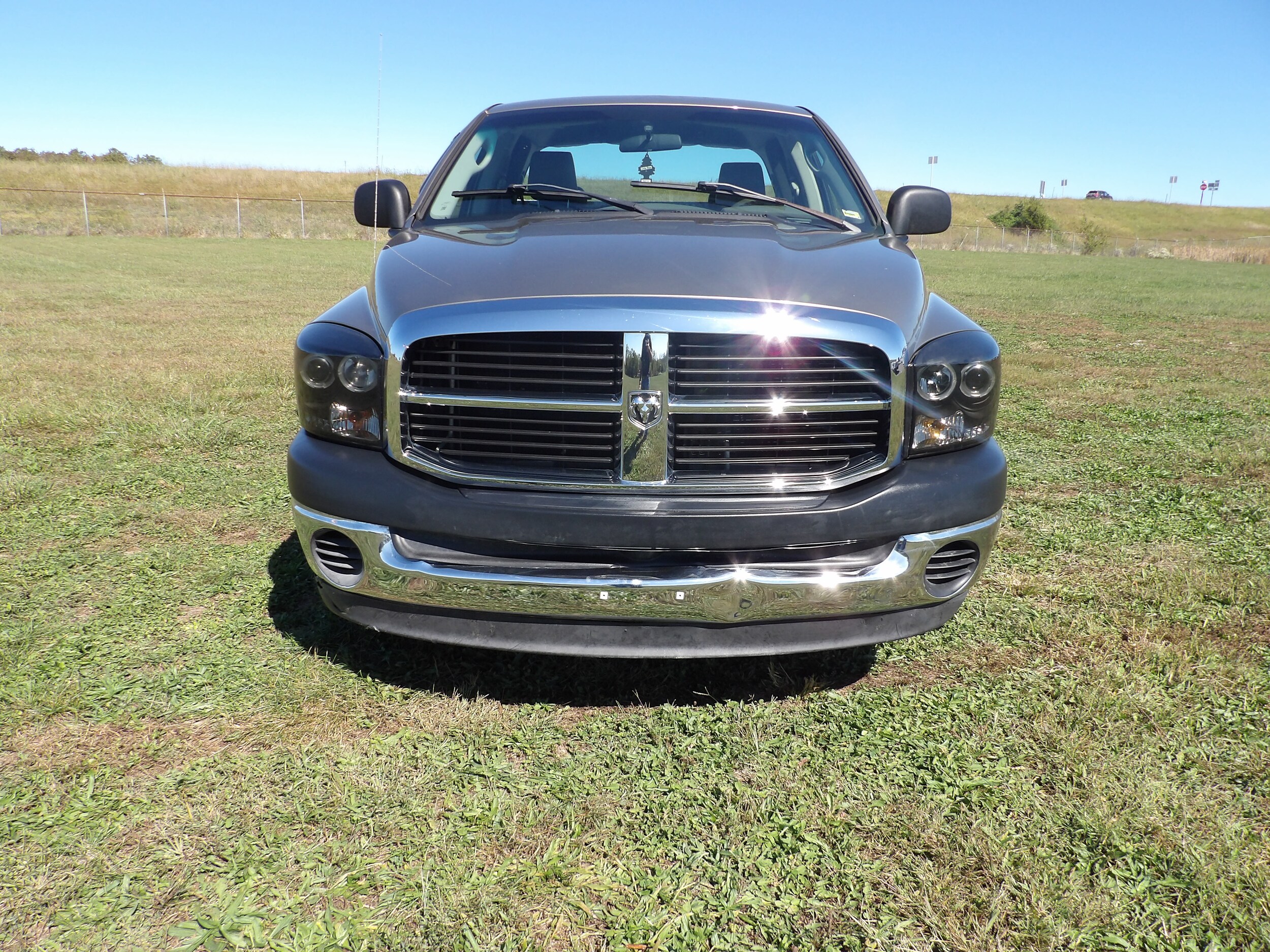 2006 Dodge Ram ST photo 3