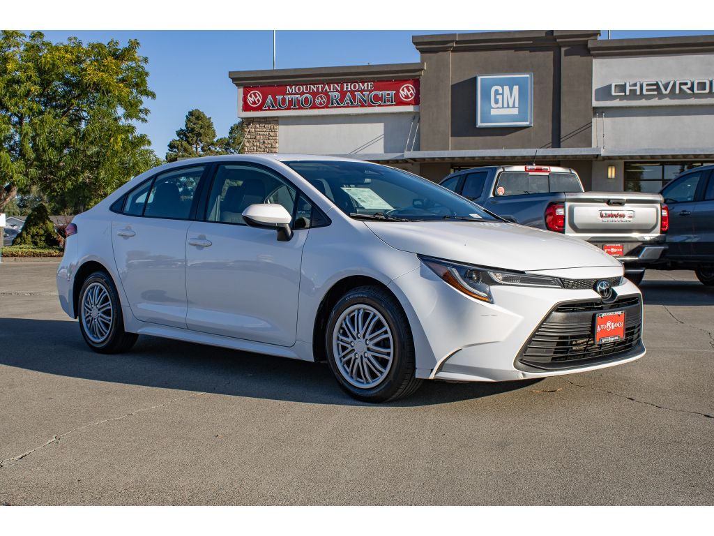 2023 Toyota Corolla LE photo 2