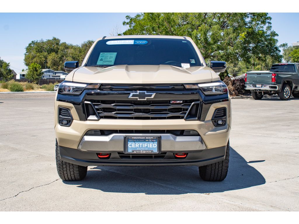 2023 Chevrolet Colorado Z71 photo 2