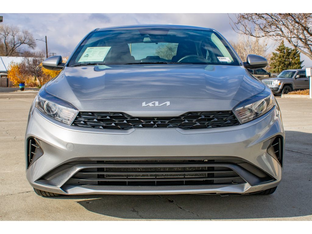 2023 Kia Forte LXS photo 2