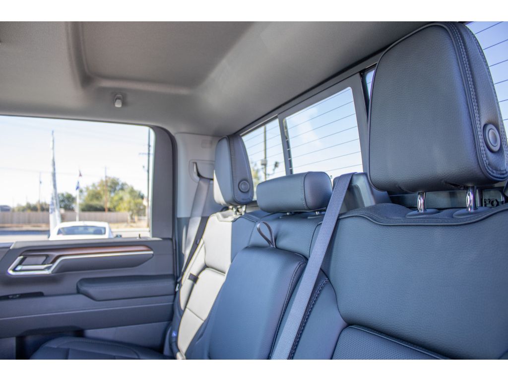 2026 GMC Sierra 3500HD Denali - Photo 37
