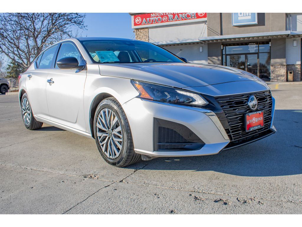 Used 2024 Nissan Altima SV with VIN 1N4BL4DV2RN430129 for sale in Mountain Home, ID