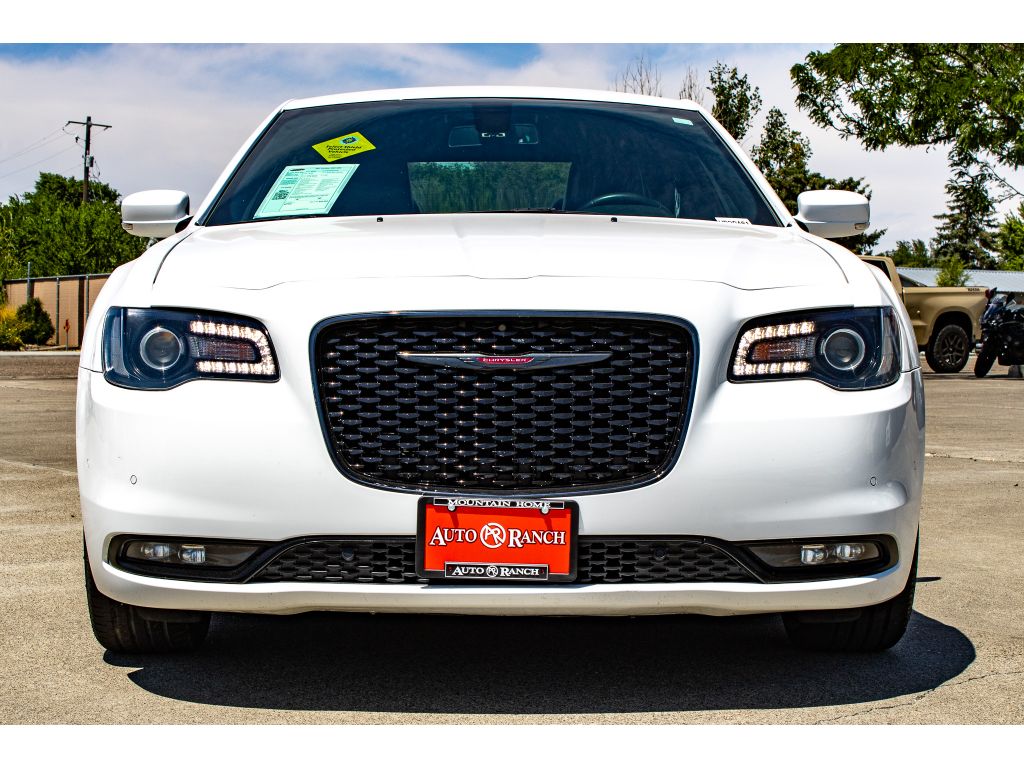 2021 Chrysler 300 LX photo 3