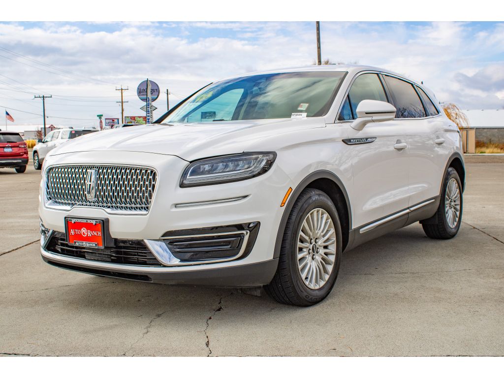 2019 Lincoln Nautilus Standard photo 3