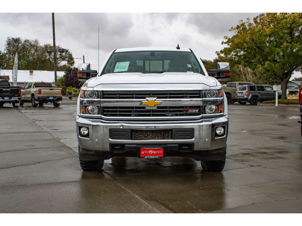 2015 Chevrolet Silverado 2500HD LTZ photo 3